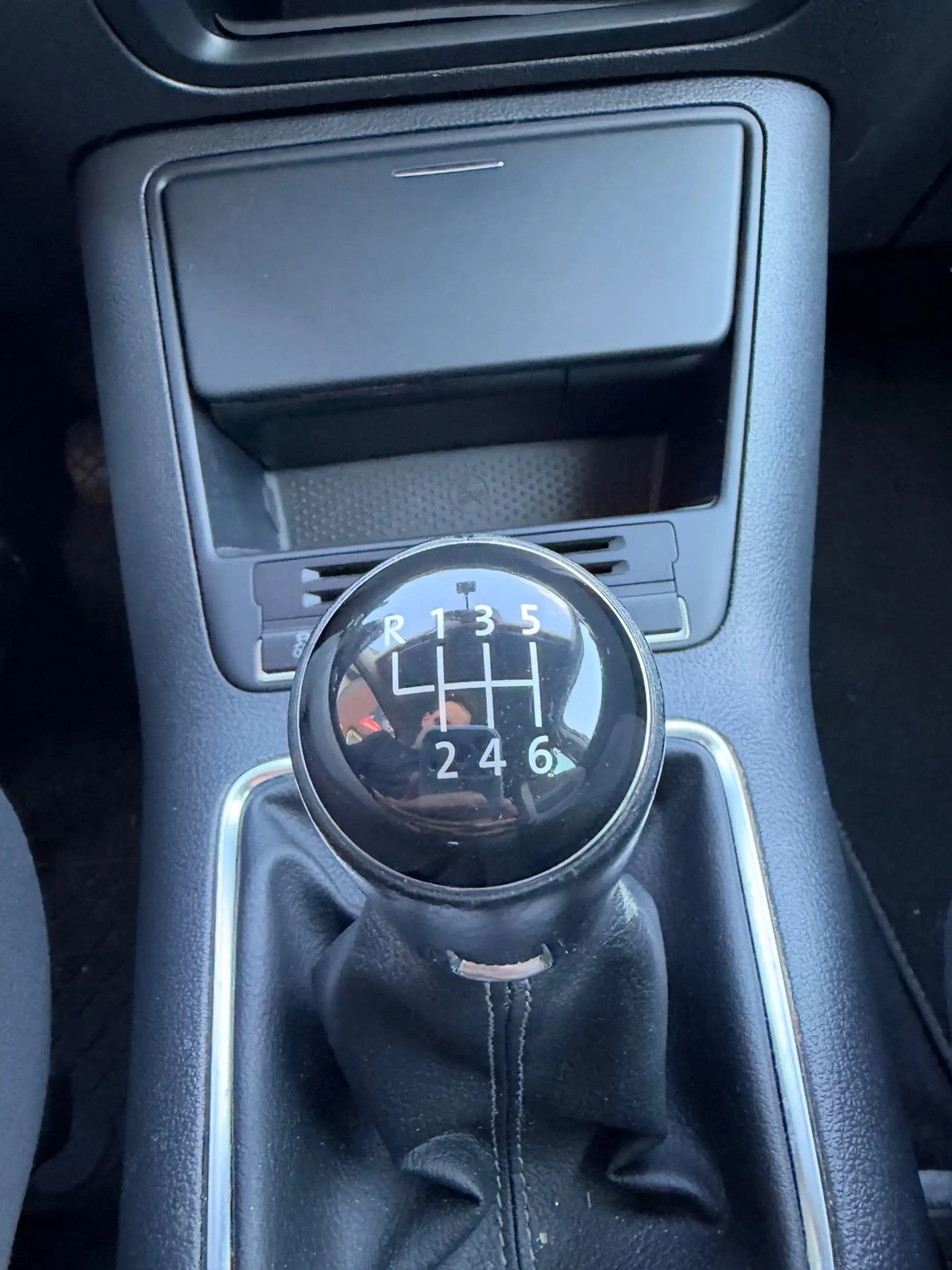 Volkswagen Golf Plus 1.2 TSI Highline BlueMotion / Navi / PDC / Park As — photo 33