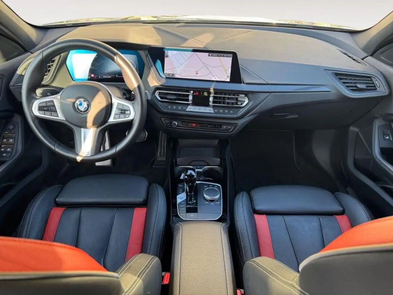 BMW 118 i ColorVision Edition 136cv auto 10