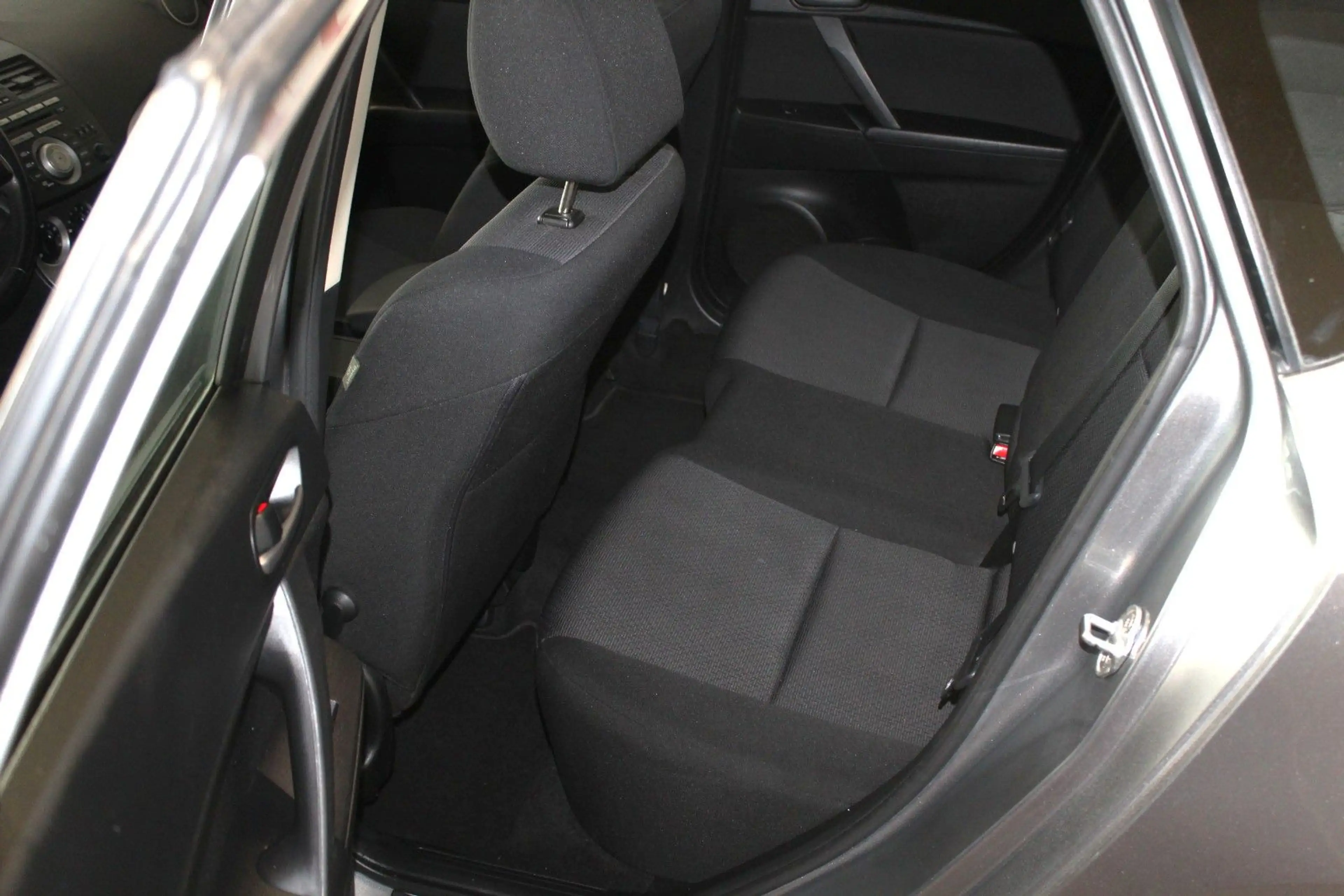 Mazda 3 Lim. Center-Line — photo 9