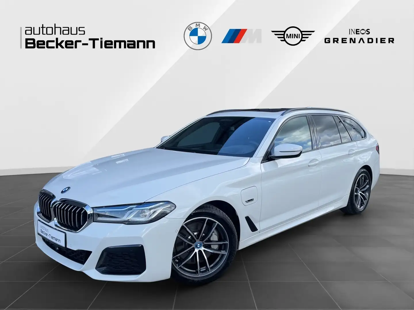 BMW 530 e xDrive Touring M Sport/Panorama/AHK/Laser/Head-U Weiß - 1