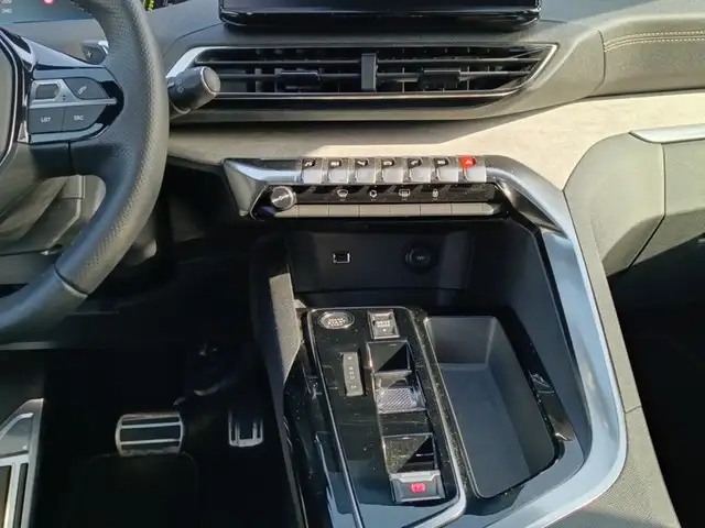 Peugeot 5008 view 11