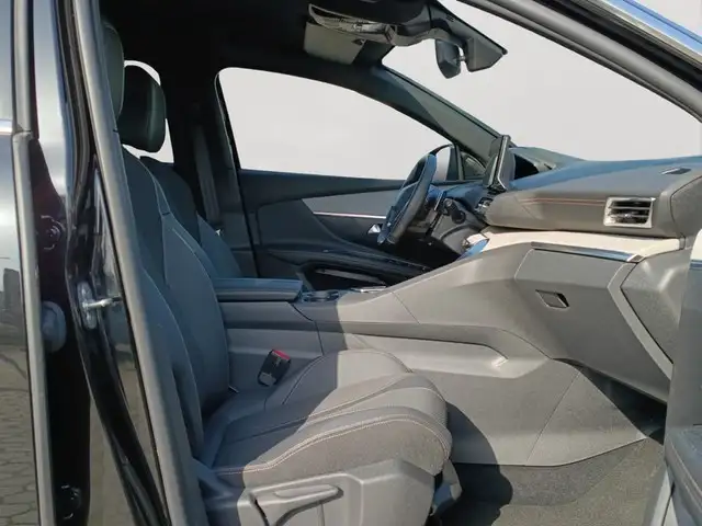 Peugeot 5008 view 9
