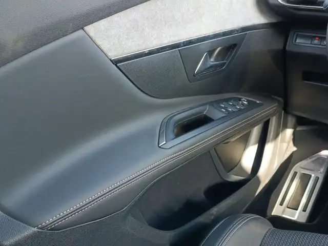 Peugeot 5008 view 14