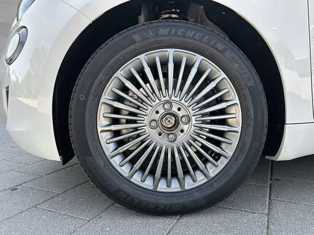 Fiat 500 view 9
