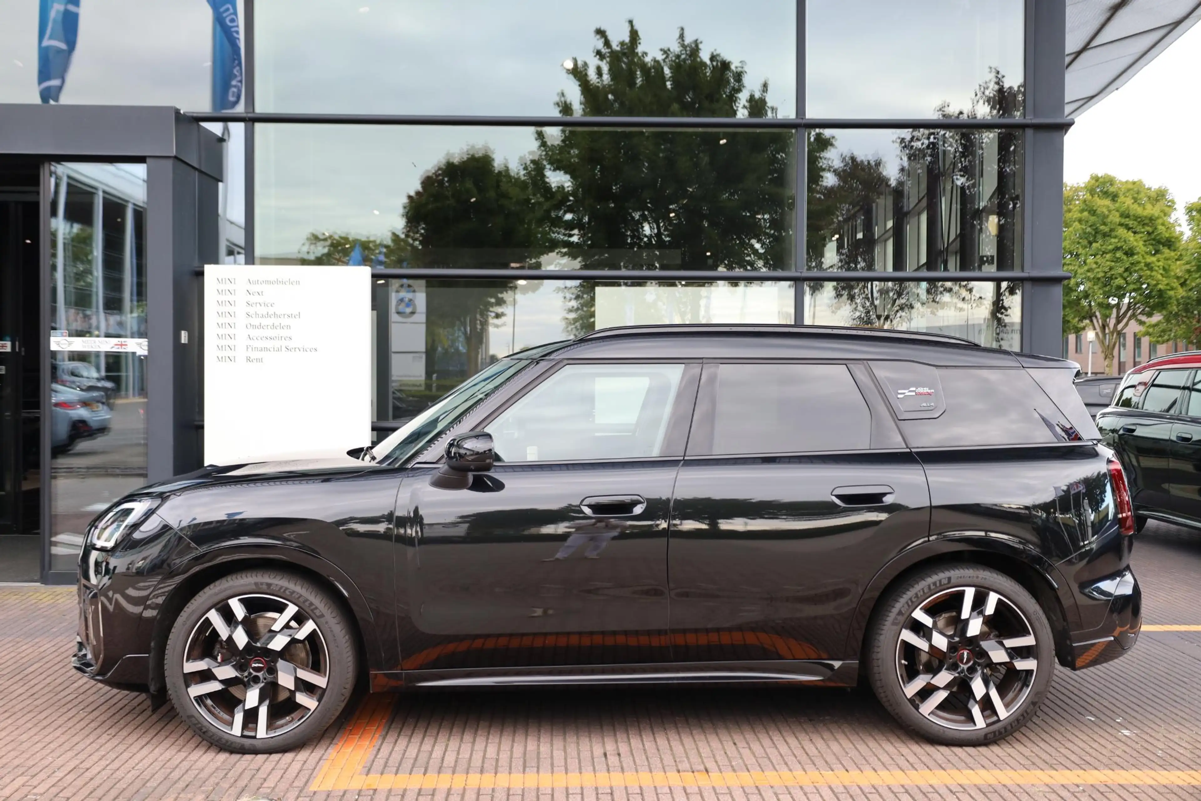 MINI Countryman S All4 | John Cooper Works uitvoering | Glazen Panoramdak — photo 3