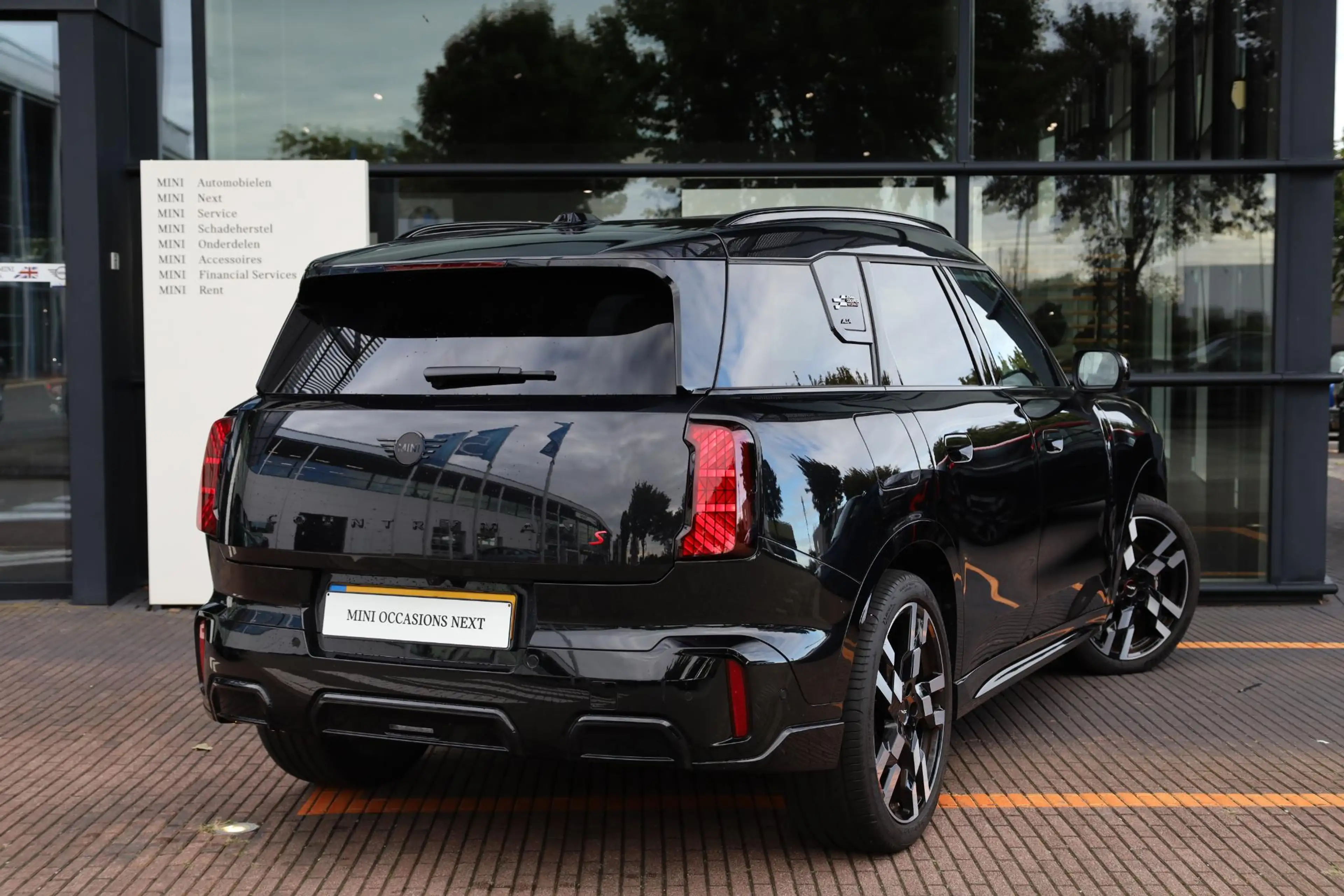 MINI Countryman S All4 | John Cooper Works uitvoering | Glazen Panoramdak — photo 2