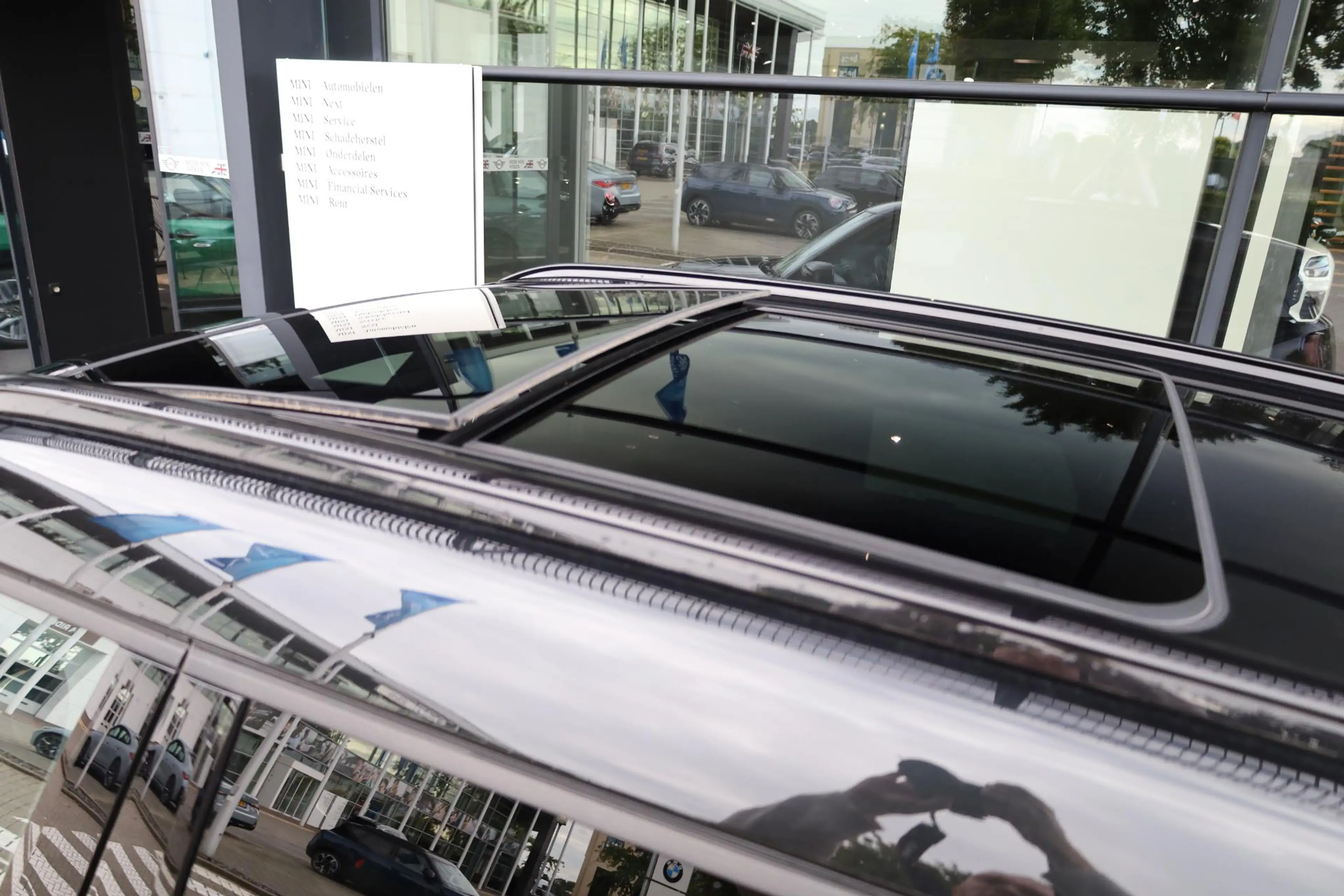 MINI Countryman S All4 | John Cooper Works uitvoering | Glazen Panoramdak — photo 10