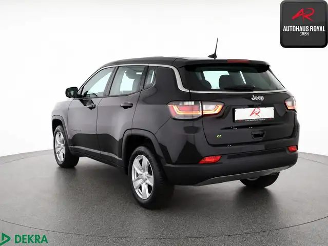 Jeep Compass view 3