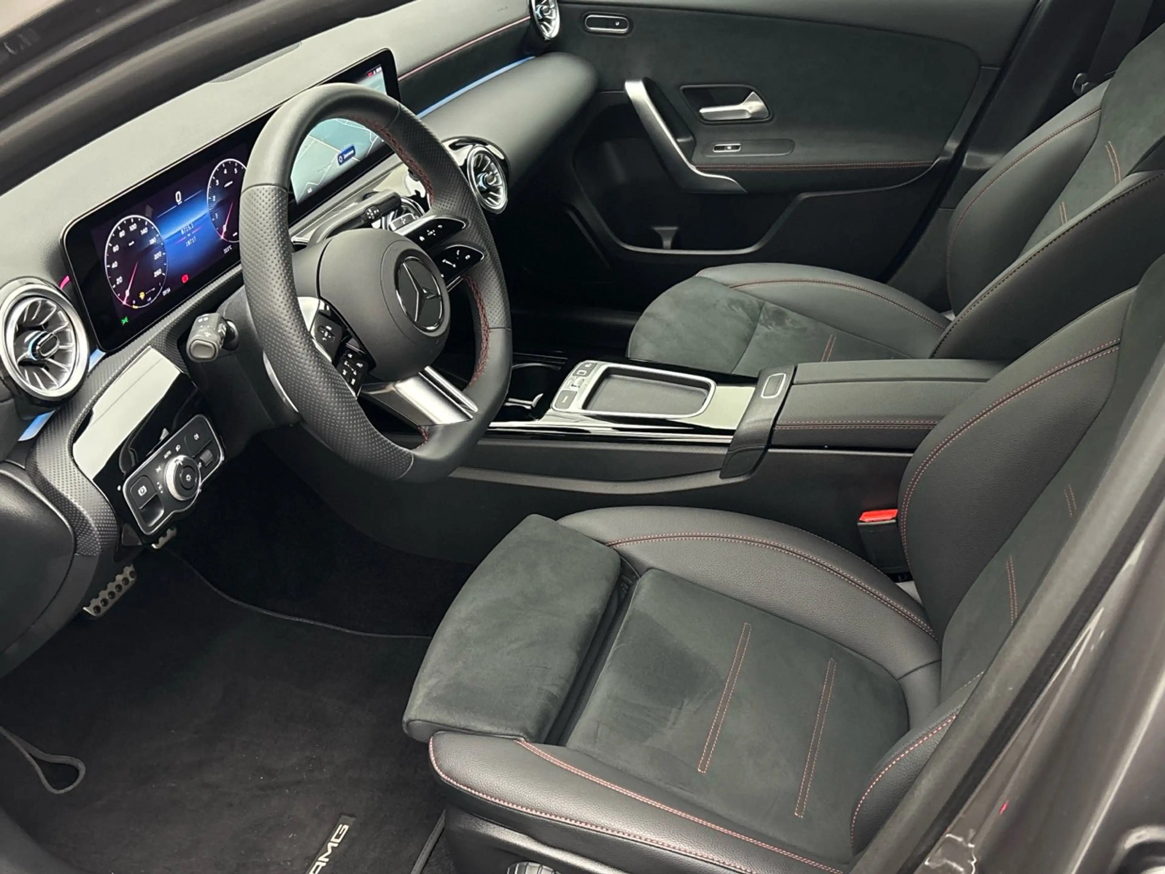 Mercedes-Benz A 200 AMG Multibeam Distronic Kamera Keyless-Go — photo 12