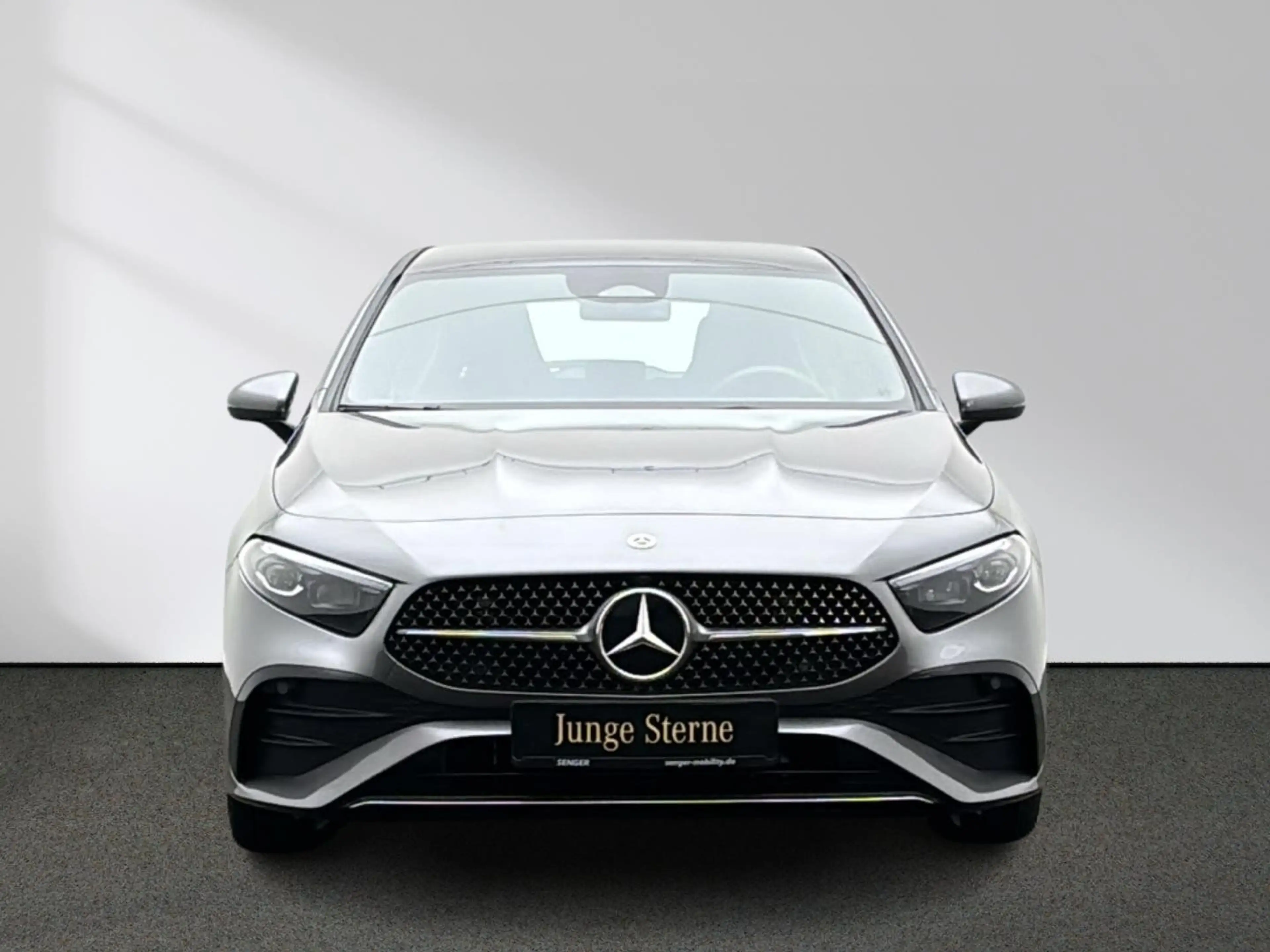 Mercedes-Benz A 200 AMG Multibeam Distronic Kamera Keyless-Go — photo 5