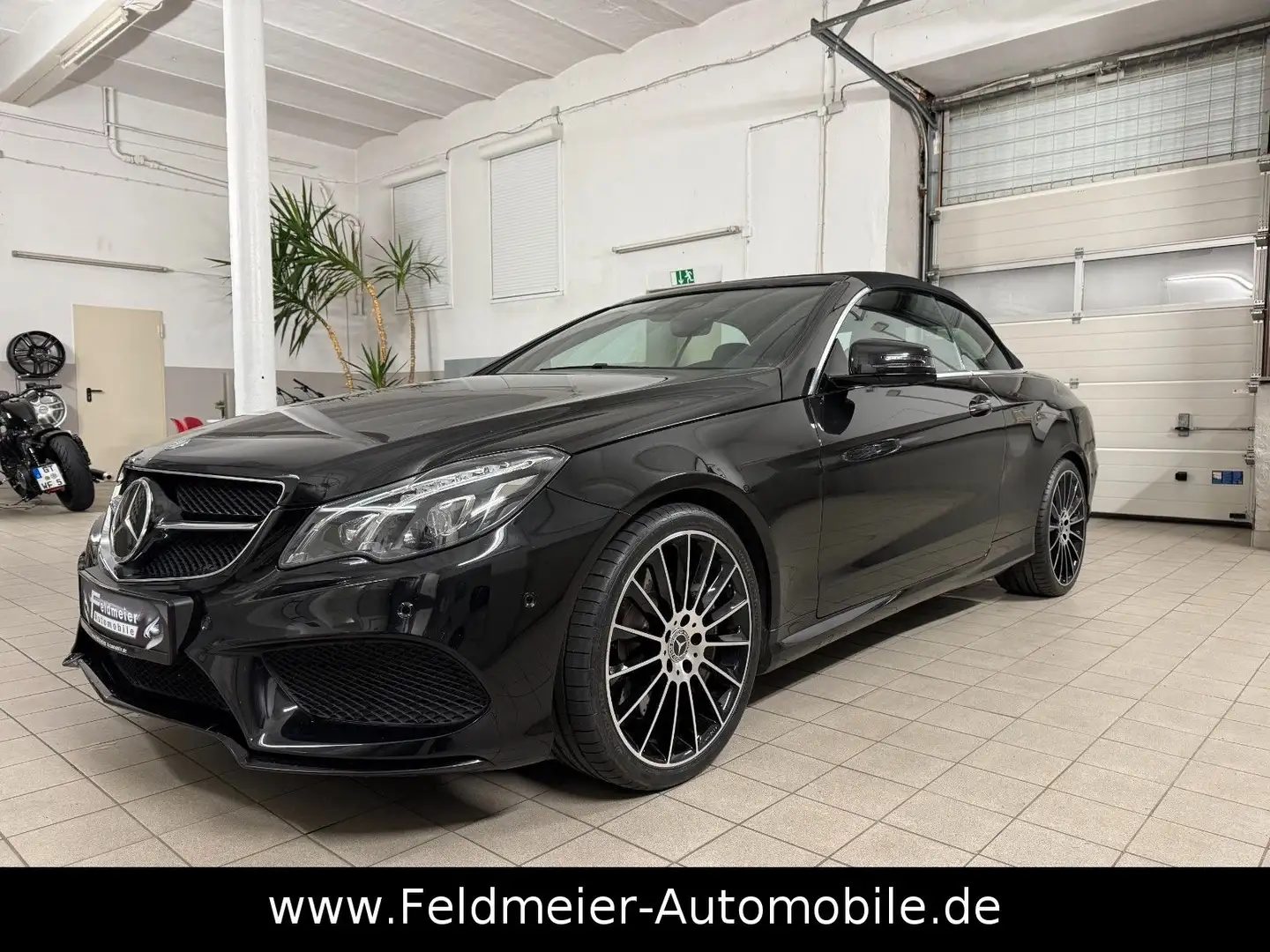 Mercedes-Benz E 500 Cabrio V8*AMG*Distronic*Totw*360°*AHK*19" Schwarz - 1