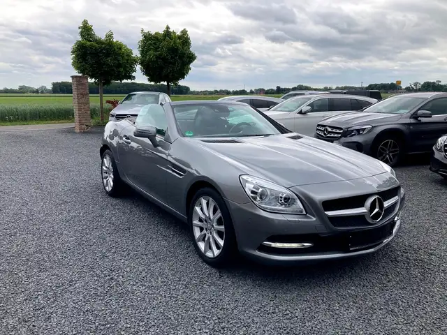 Mercedes-Benz SLK 350 V6 Automatik // Navi // Panorama // Ambiente //