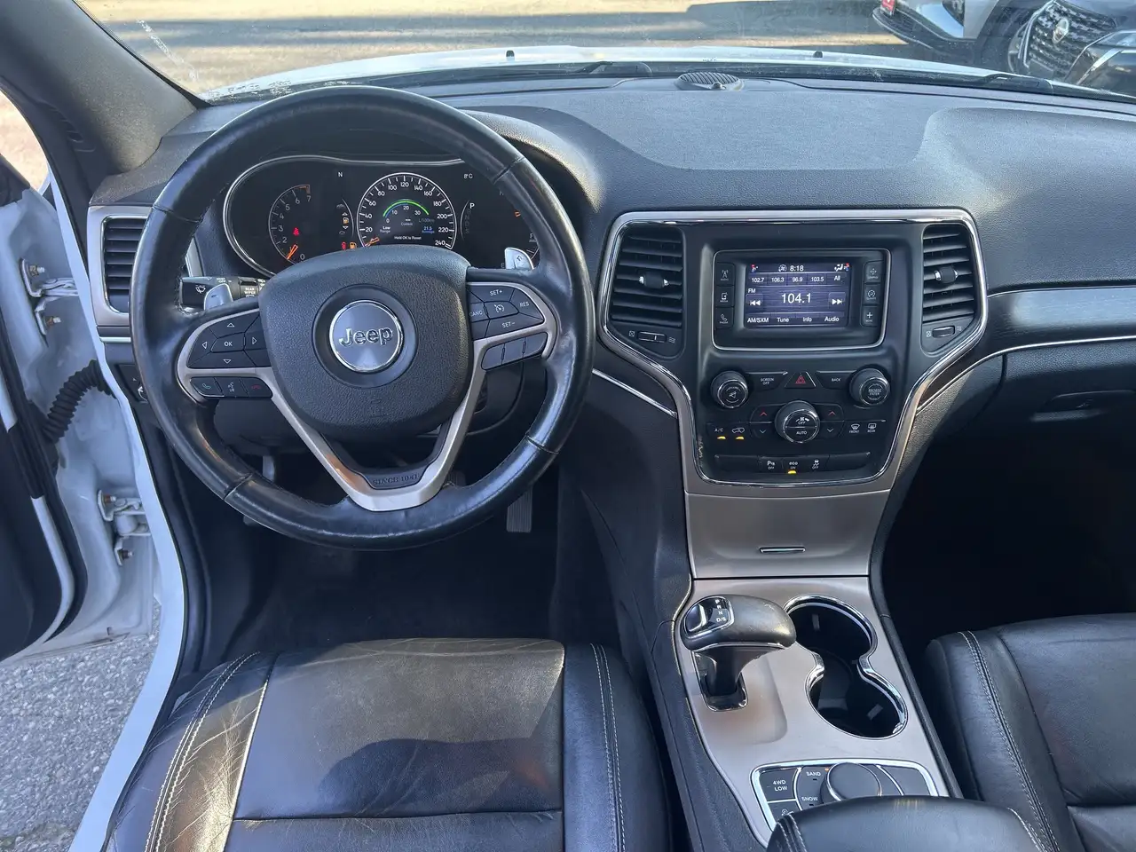 Jeep Grand Cherokee снимка Jeep Grand Cherokee