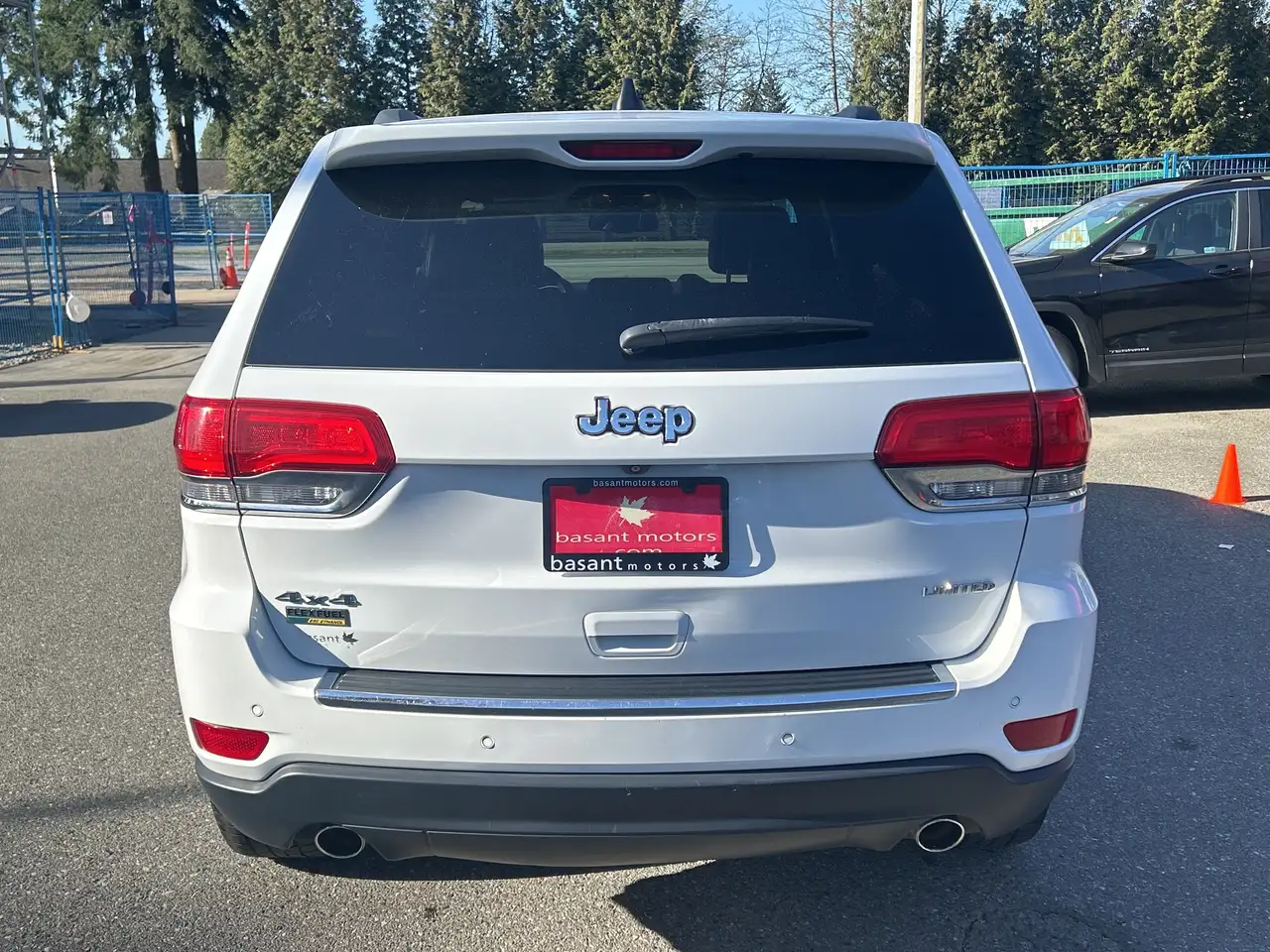 Jeep Grand Cherokee снимка Jeep Grand Cherokee