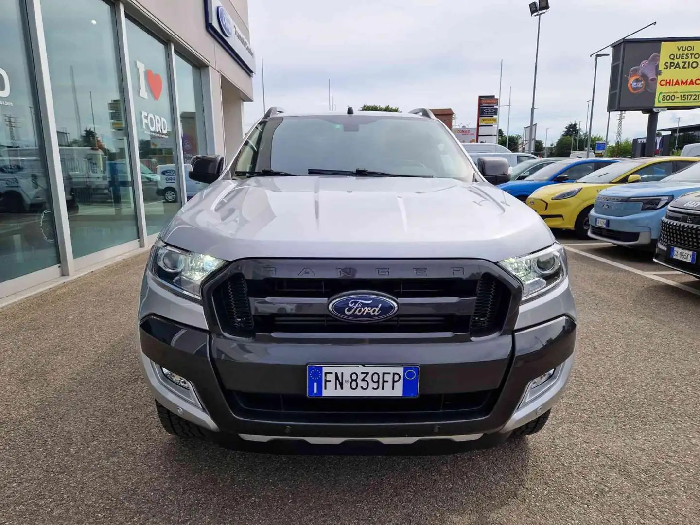 Ford Ranger 3.2 TDCi DC Wildtrak 5pt. Silber - 2