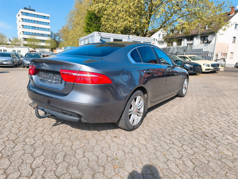 Jaguar XE 2.0d Prestige*Automatik*PDC*TMP*Kamera*EU6 — photo 4