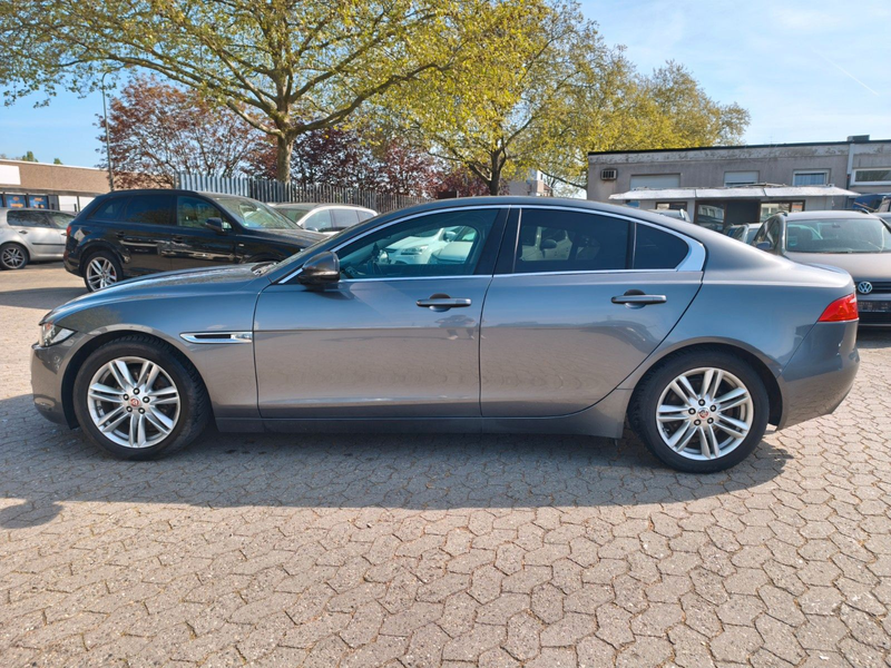 Jaguar XE 2.0d Prestige*Automatik*PDC*TMP*Kamera*EU6 — photo 7
