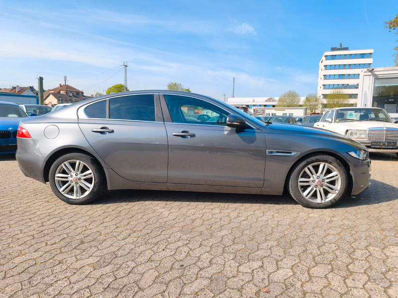 Jaguar XE 2.0d Prestige*Automatik*PDC*TMP*Kamera*EU6 — photo 6