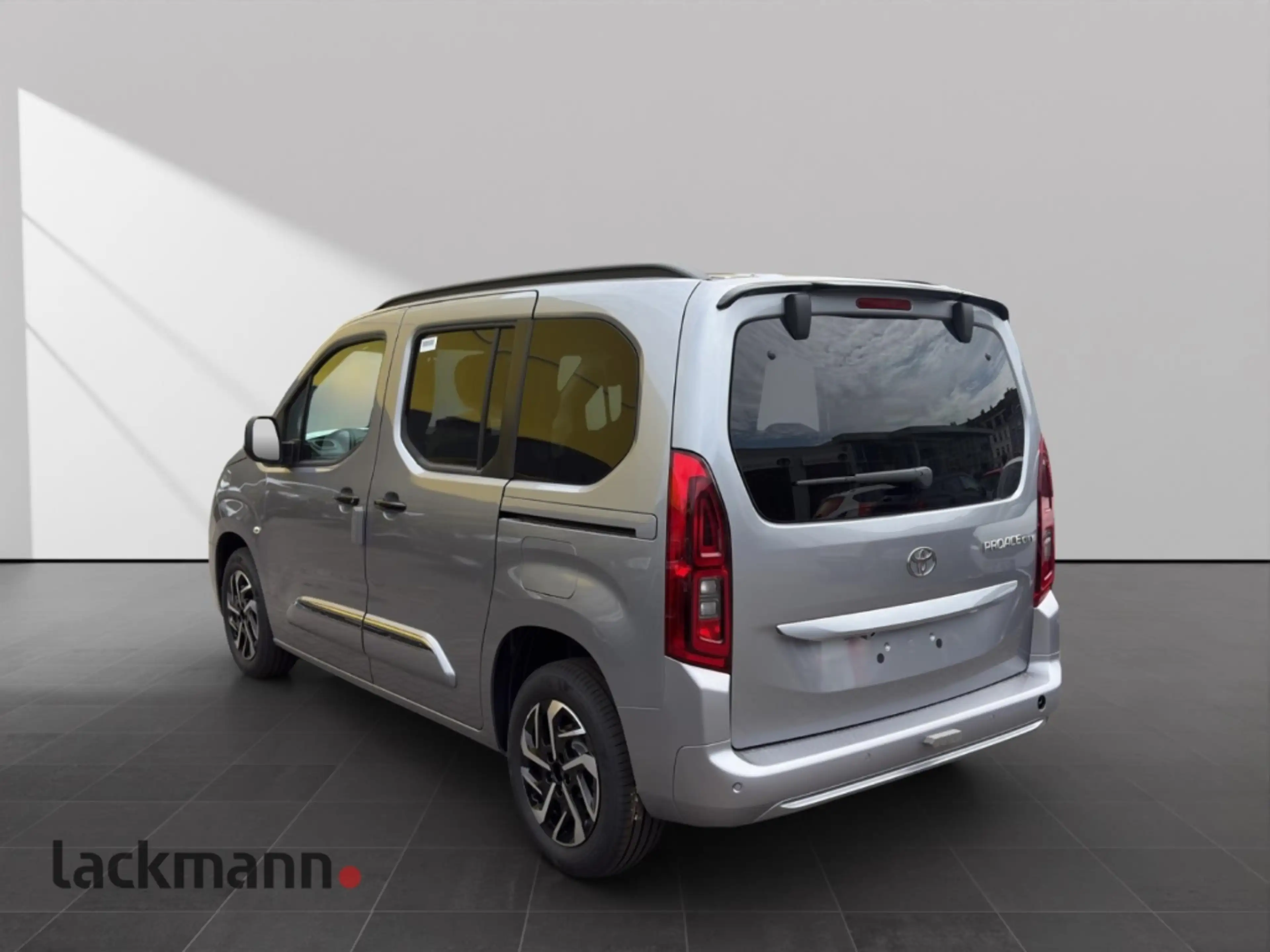 Toyota Proace City 1.2 Verso L1 Teamplayer*KAMERA*SHZG* — photo 6