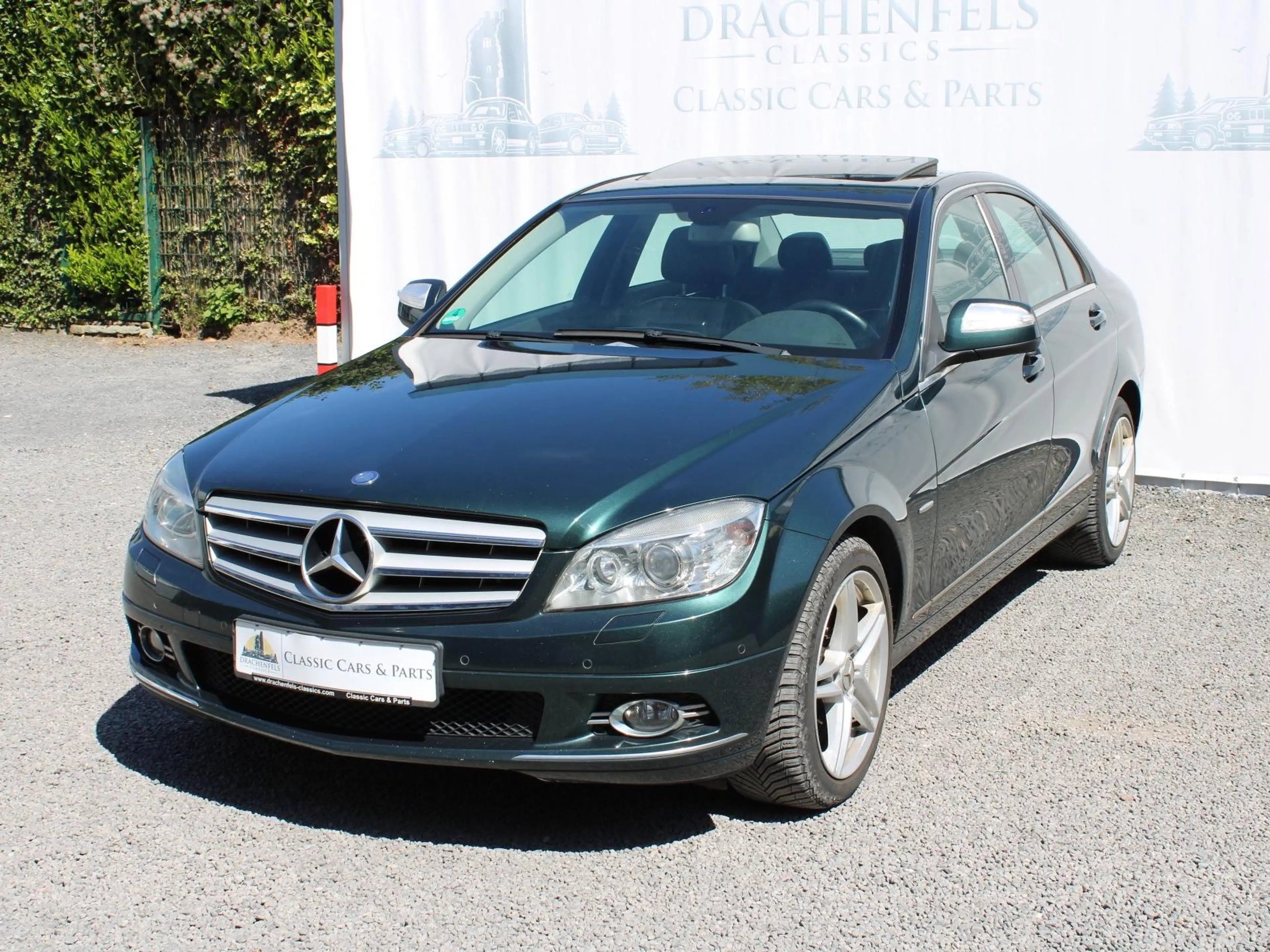 Mercedes-Benz C 350 4-Matic Avantgarde - Schiebedach, PDC, TÜV neu — photo 2