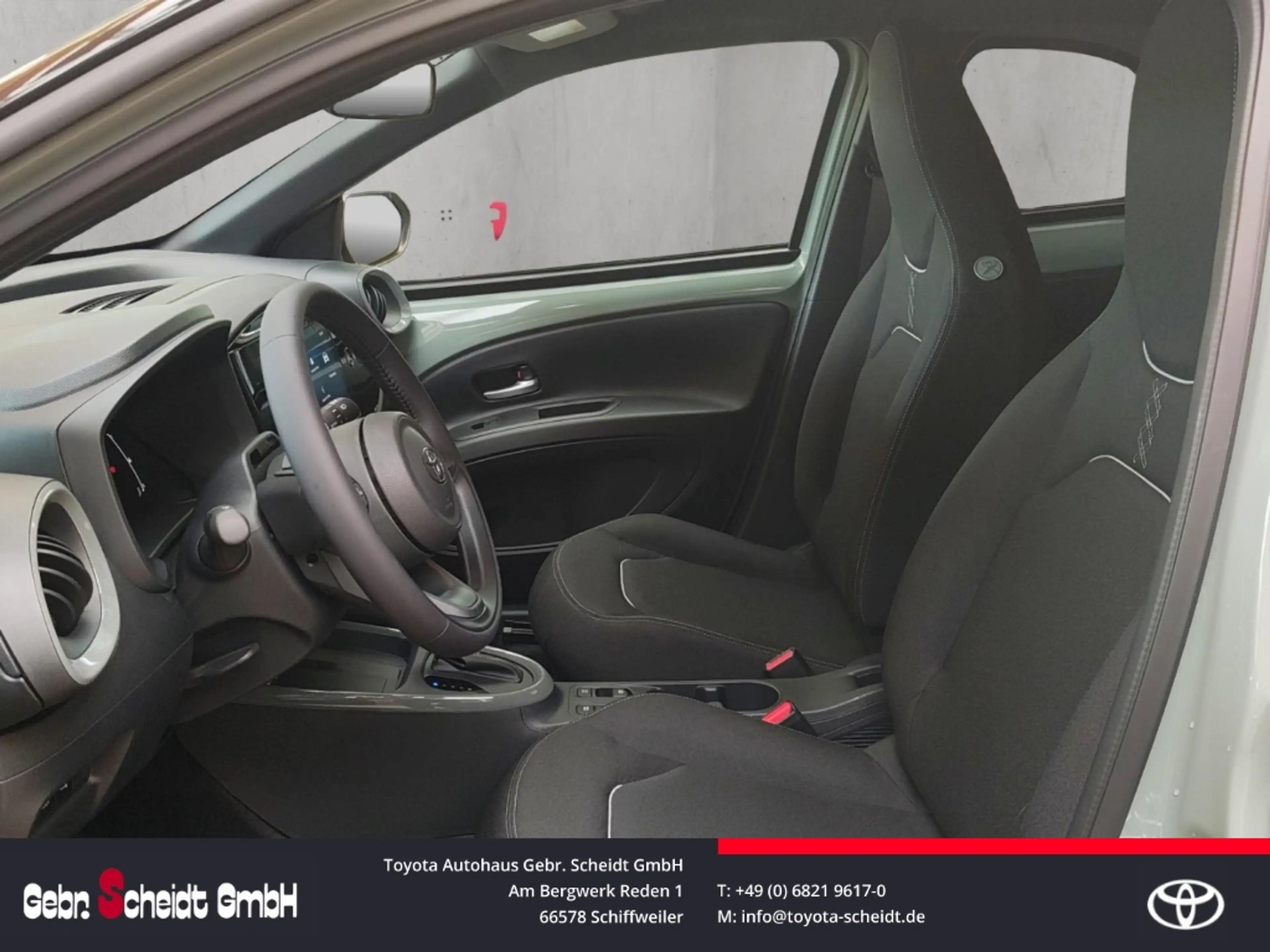 Toyota Aygo X Hybrid Teamplayer Apple CarPlay Android  Auto LED- — photo 13