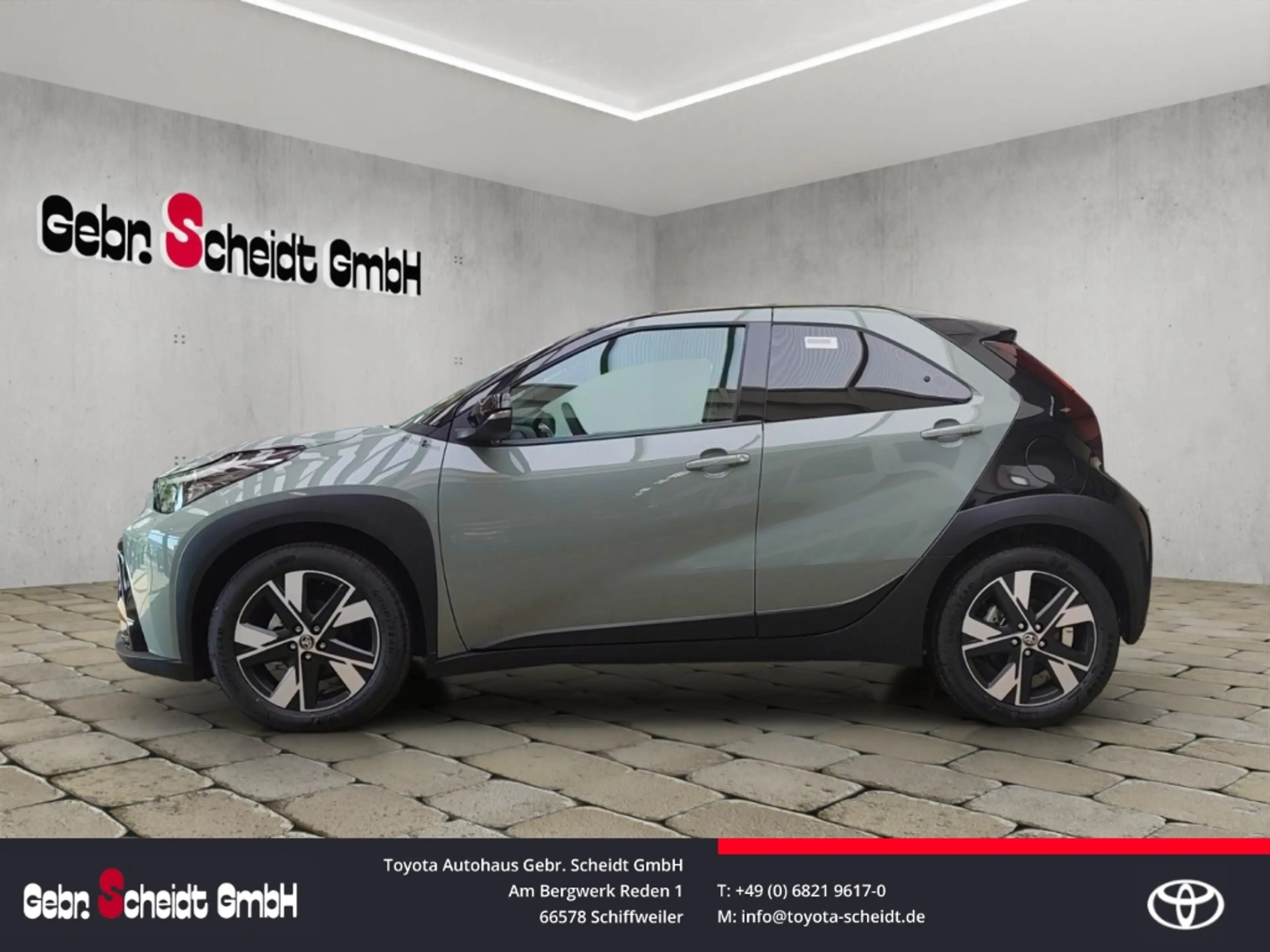 Toyota Aygo X Hybrid Teamplayer Apple CarPlay Android  Auto LED- — photo 2