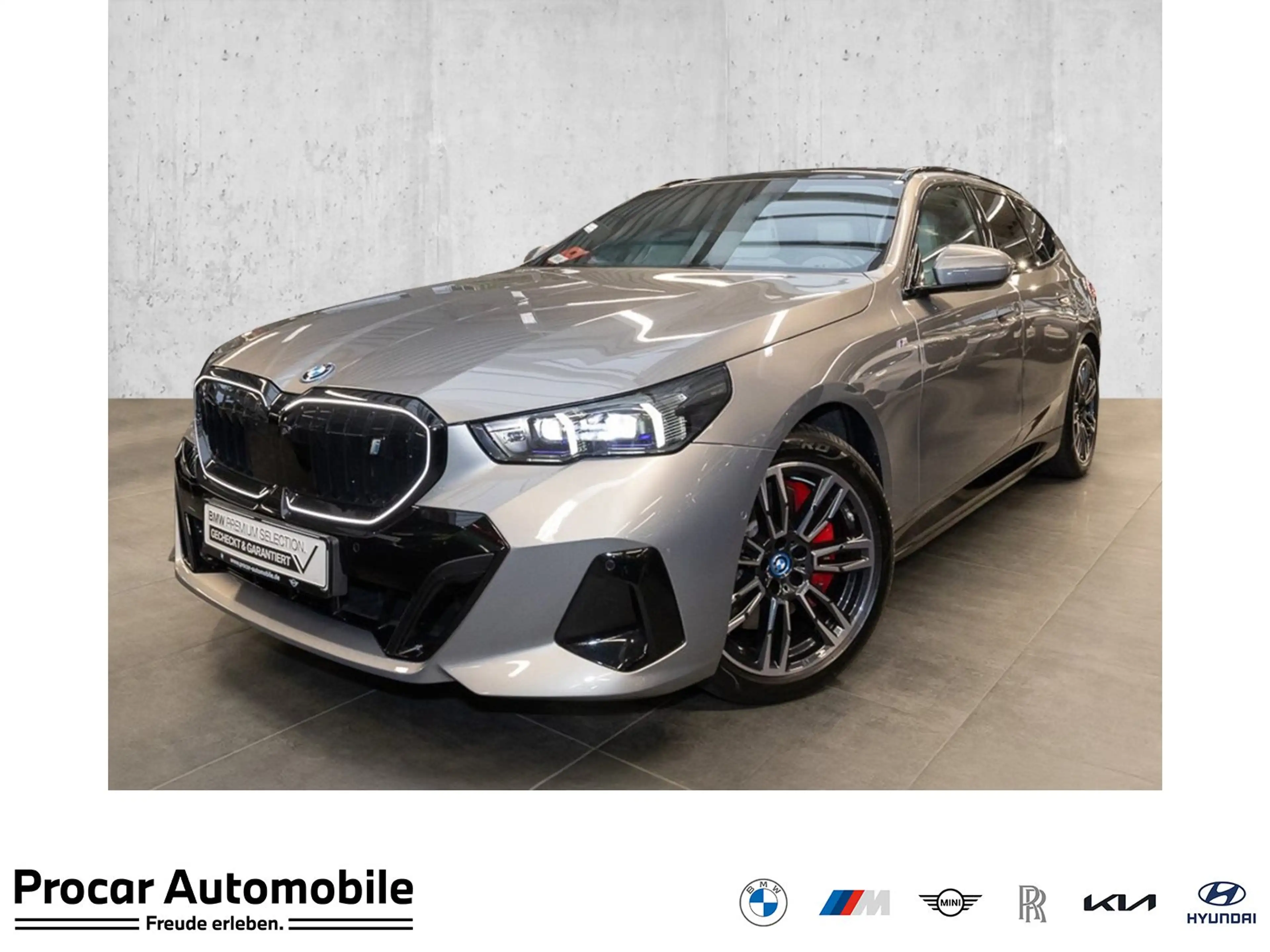 BMW i5 eDrive40 Touring M Sport HUD PANO ACC AHK LM