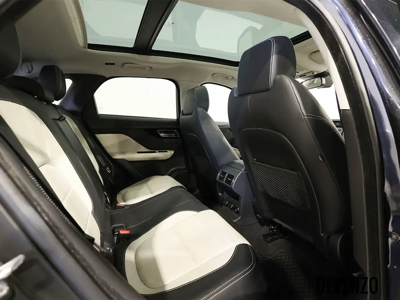 Jaguar F-Pace снимка Jaguar F-Pace