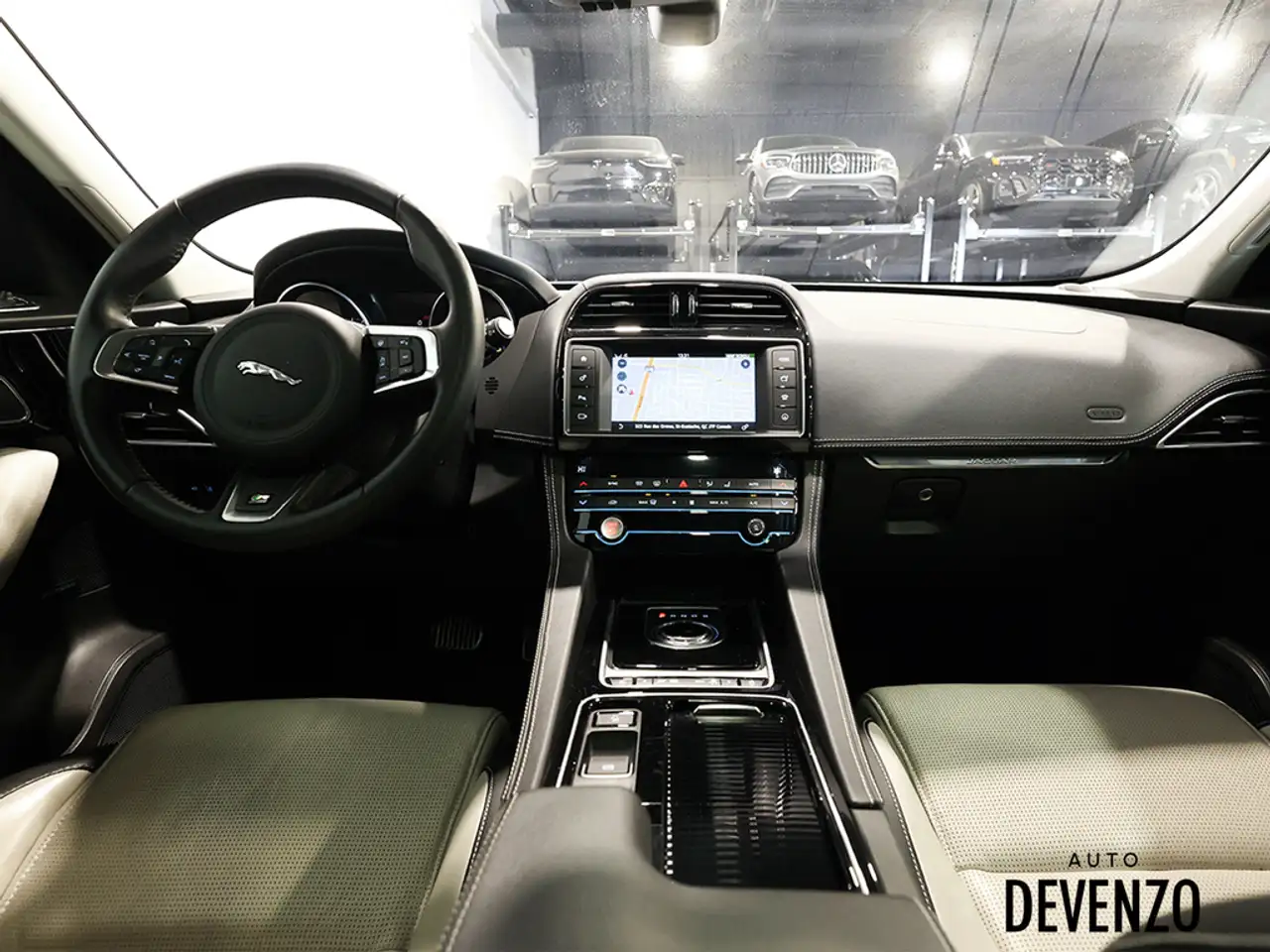 Jaguar F-Pace снимка Jaguar F-Pace