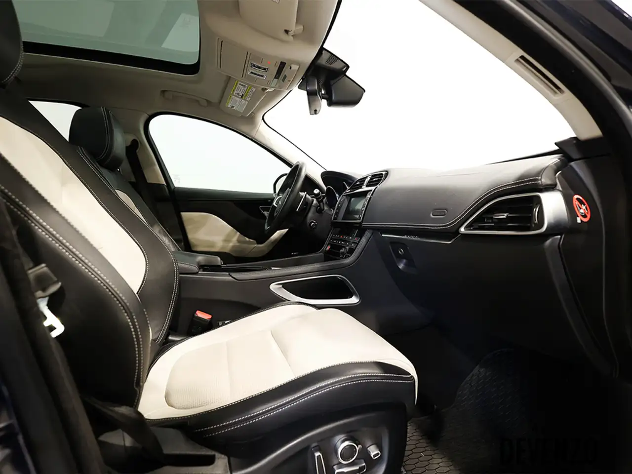 Jaguar F-Pace снимка Jaguar F-Pace