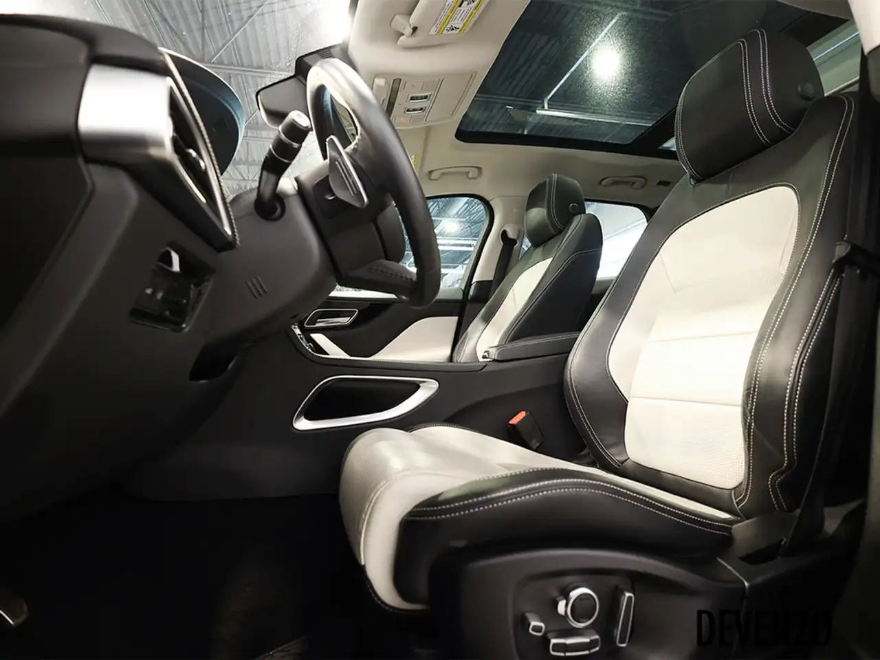 Jaguar F-Pace снимка Jaguar F-Pace