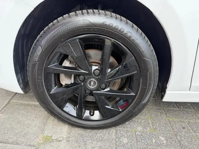 Opel Corsa view 9