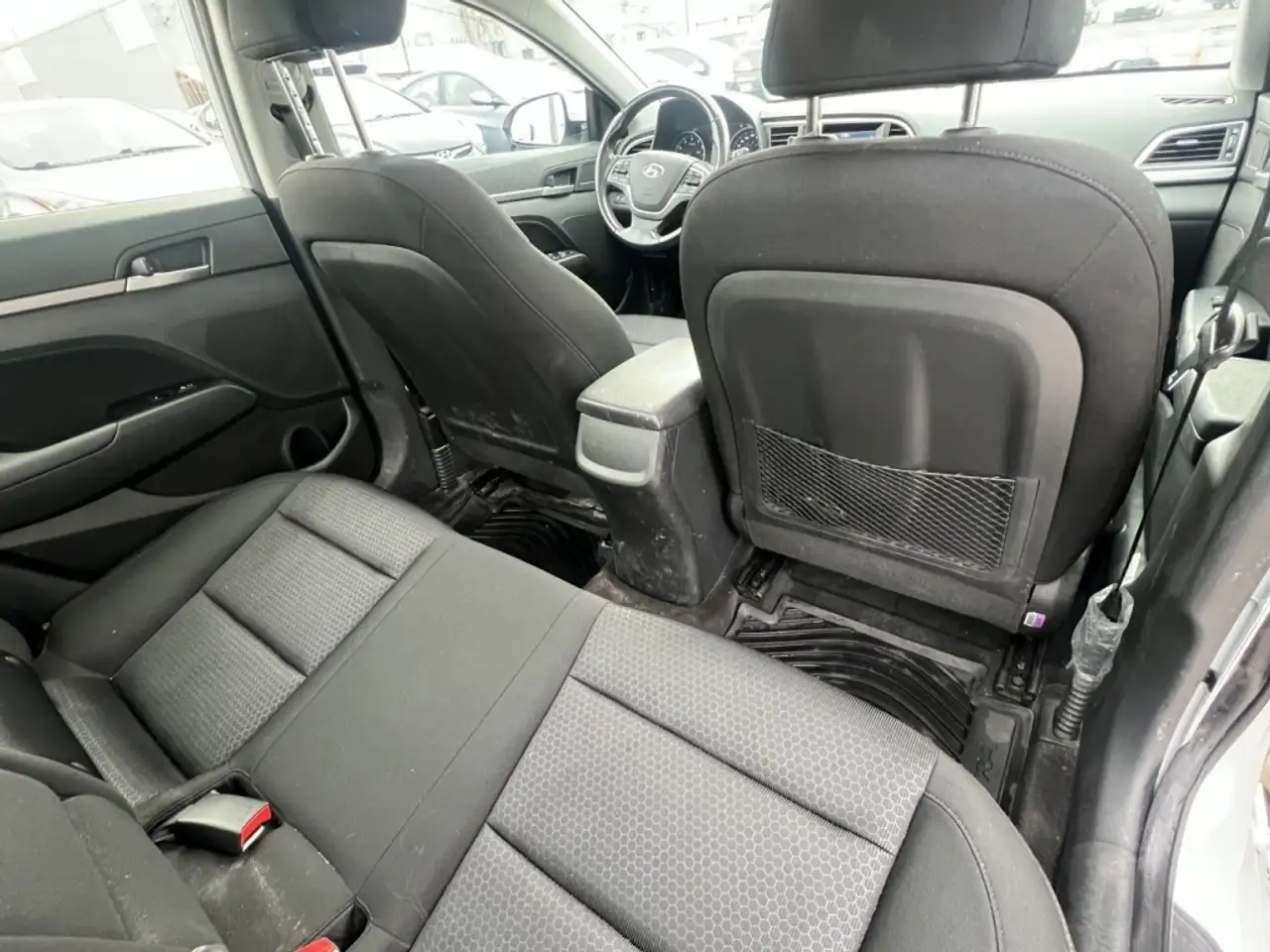 Hyundai ELANTRA fotografie Hyundai ELANTRA