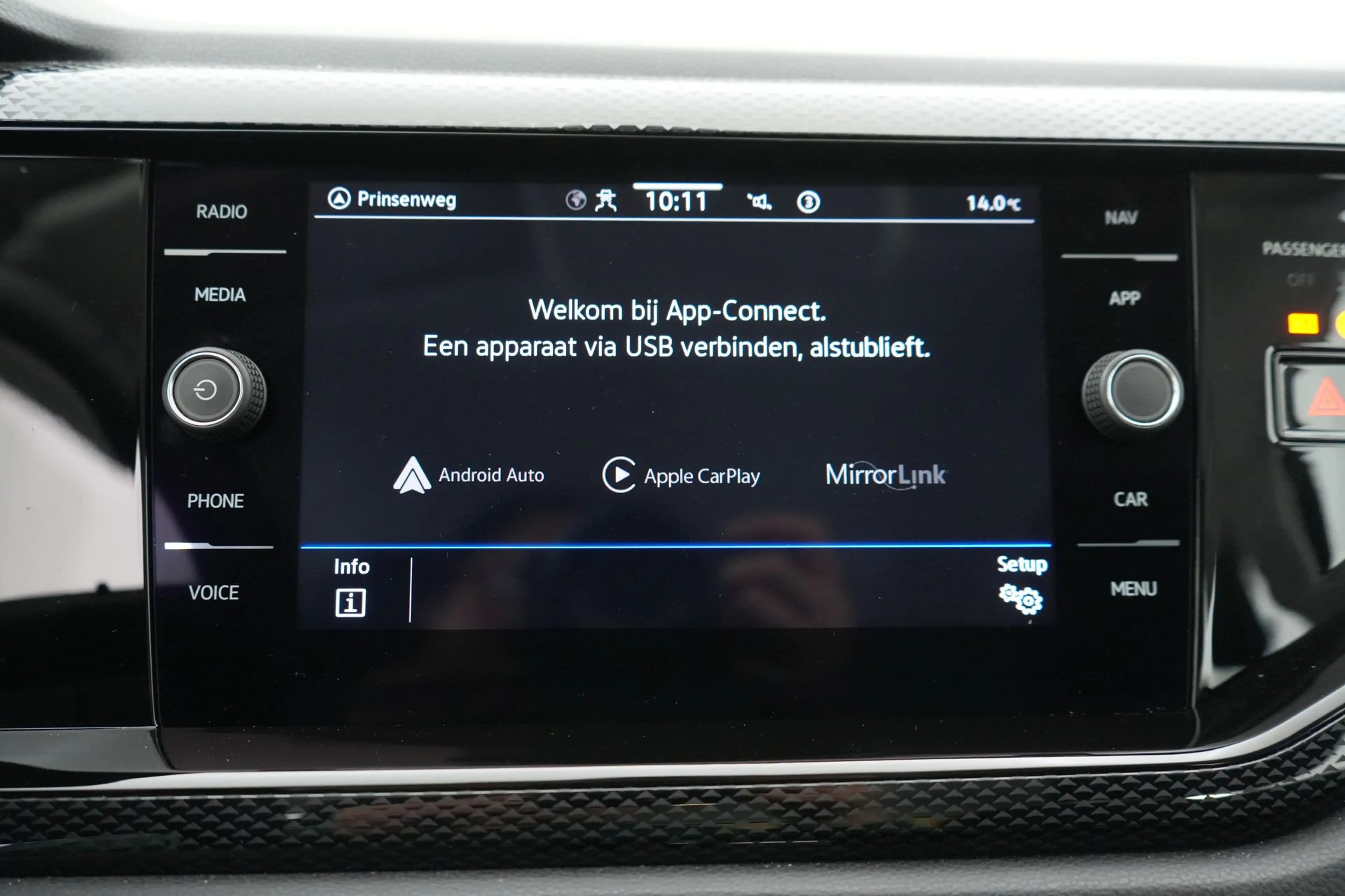 Volkswagen Polo 1.0 TSI Life Business LED GPS PDC CAM Carplay — photo 23