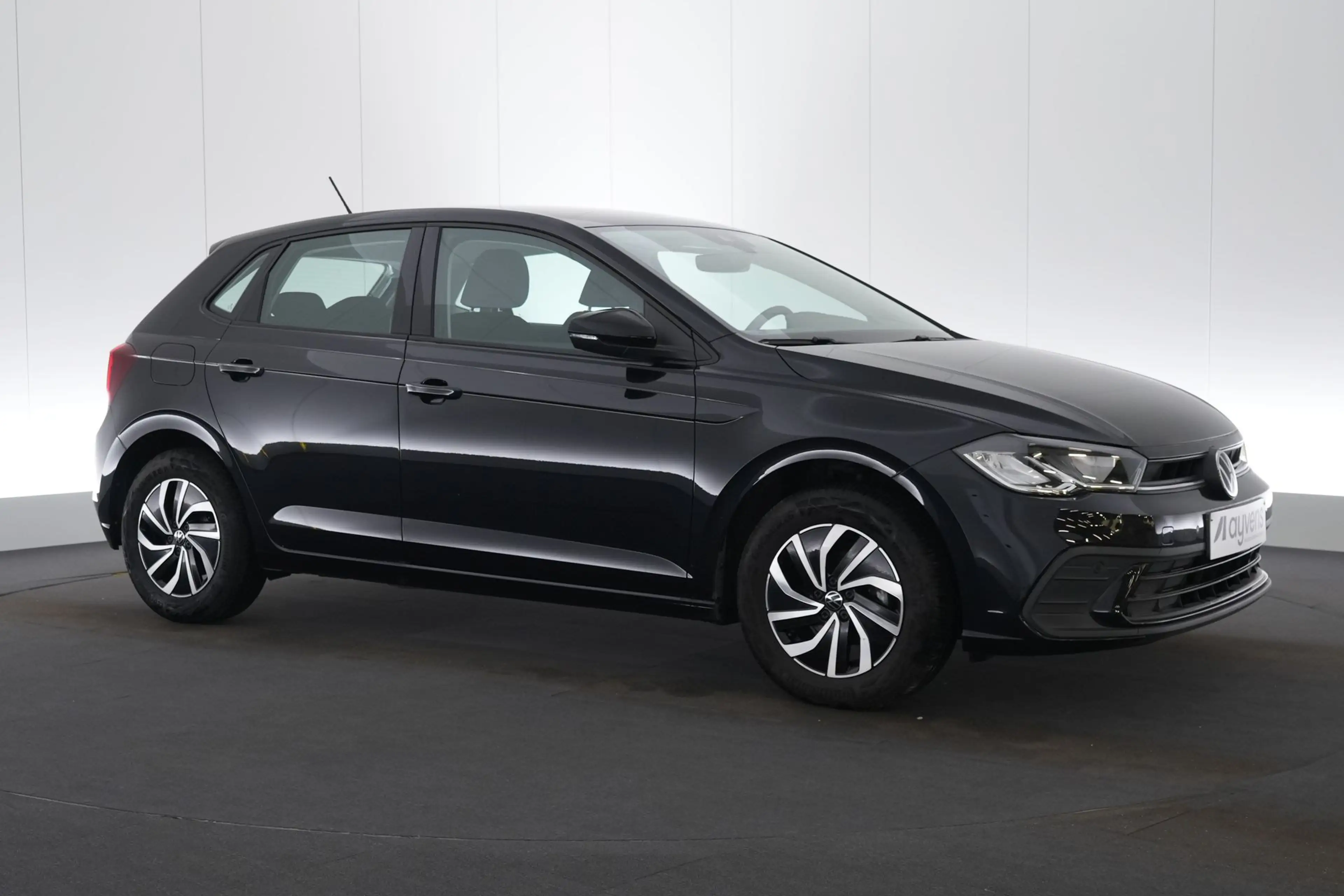 Volkswagen Polo 1.0 TSI Life Business LED GPS PDC CAM Carplay — photo 4