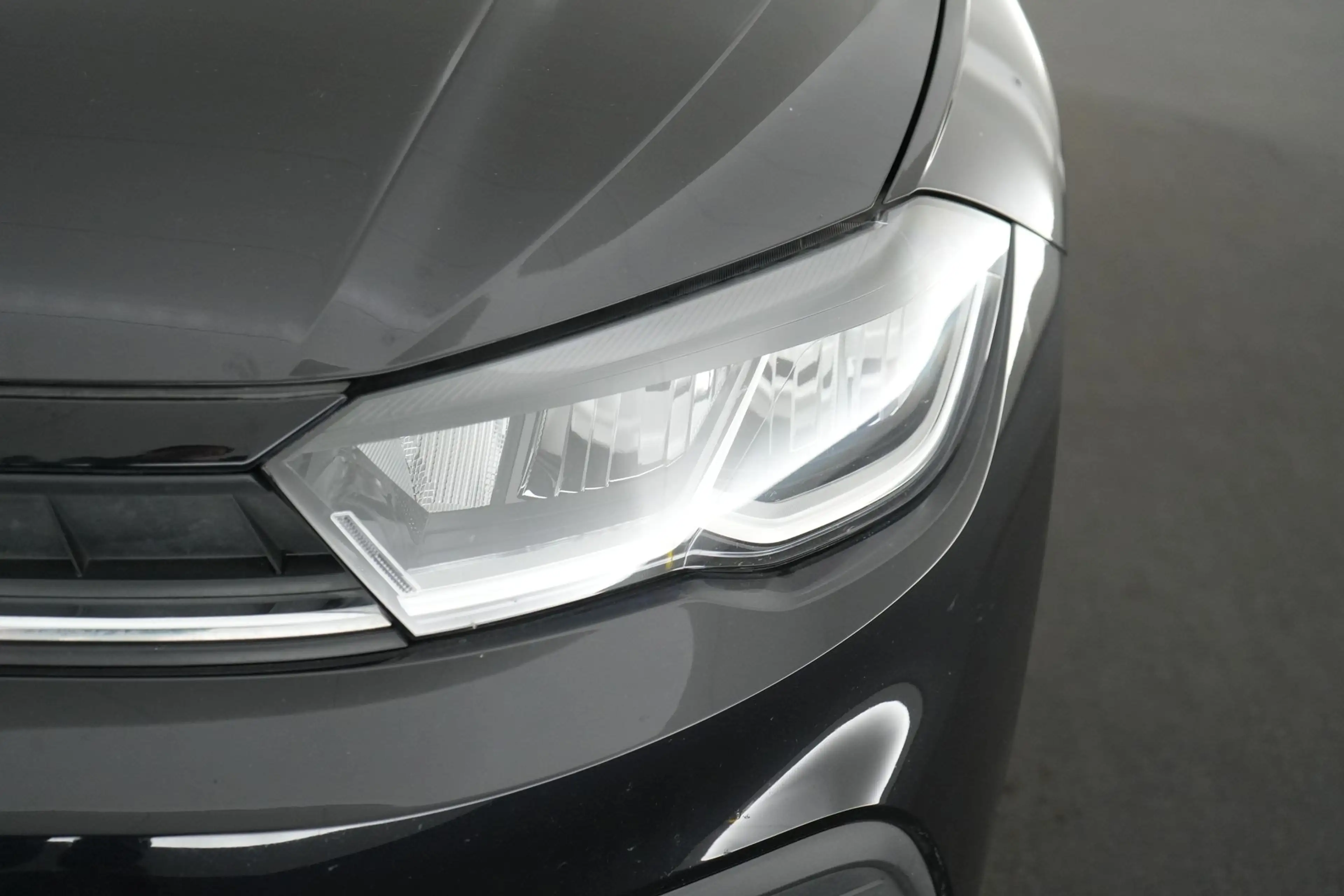 Volkswagen Polo 1.0 TSI Life Business LED GPS PDC CAM Carplay — photo 17