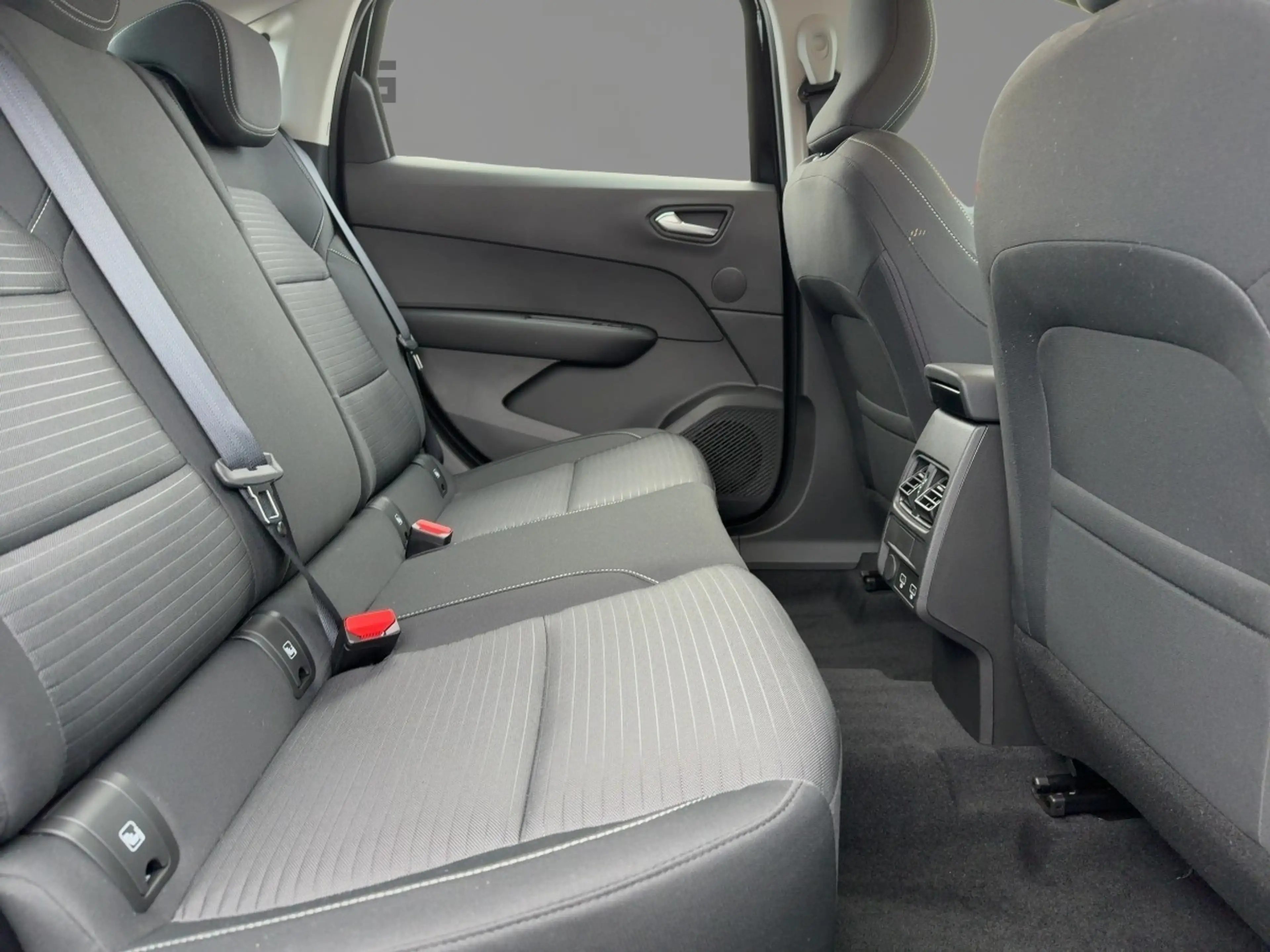 Renault Arkana 1.3 TCe 140 Mild-Hybrid Evolution — photo 5