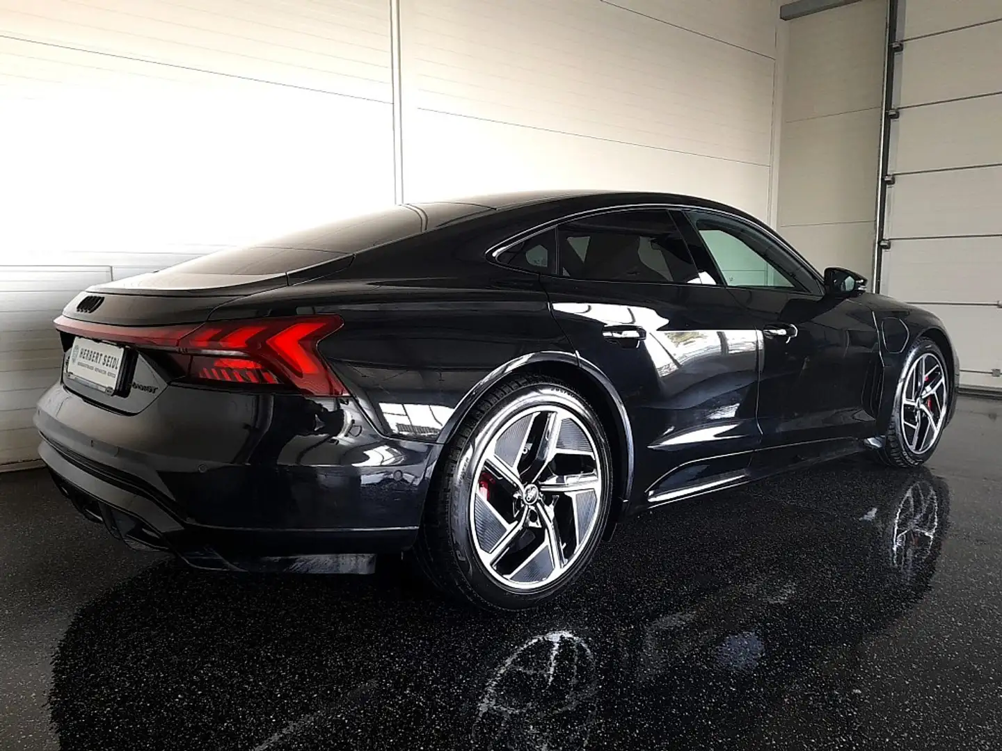 Audi e-tron GT e-tron RS GT 93,4kWh quattro *NP: 156.112,- / L... Negru - 2