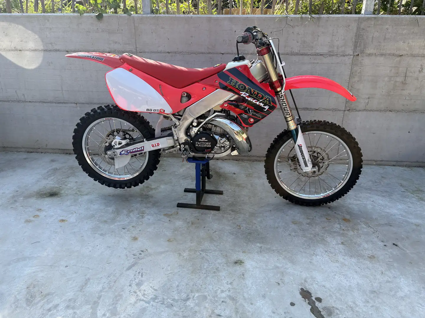 Honda CR 250 Rojo - 1