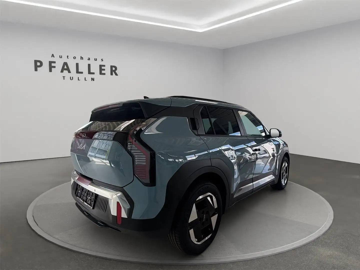 Kia EV3 /EARTH PLUS/81,4KWH/FWD/204 Blauw - 2