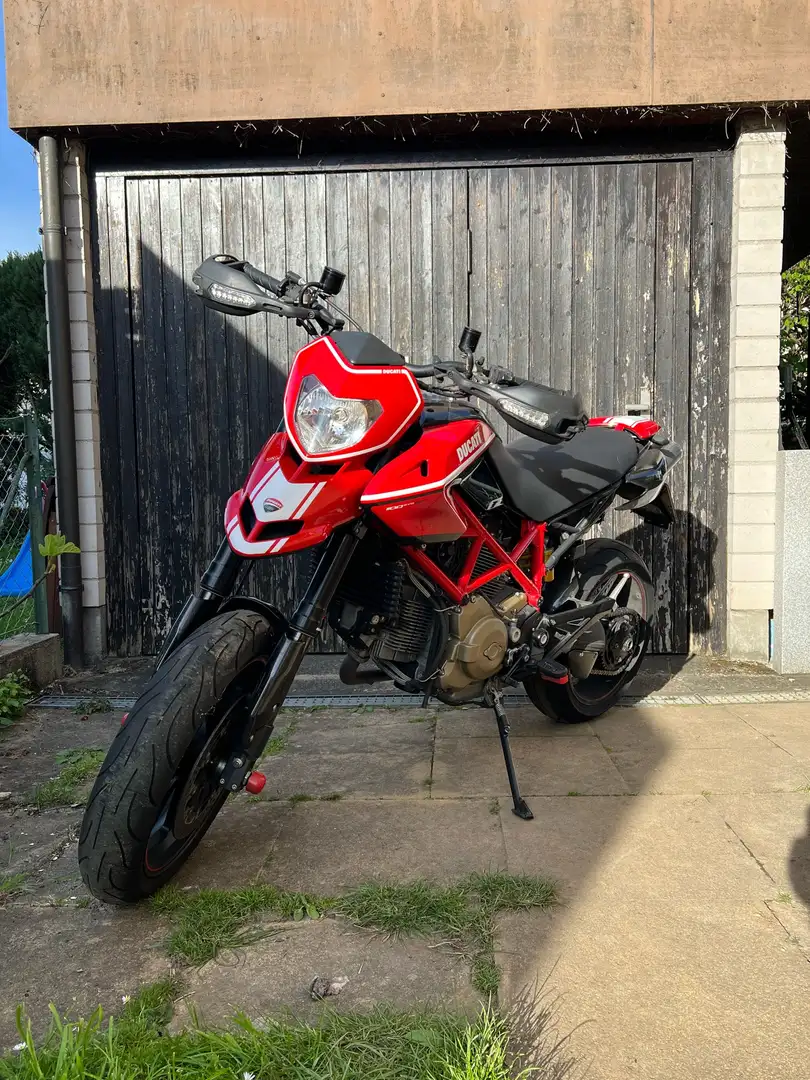 Ducati Hypermotard 1100 evo SP Červená - 1