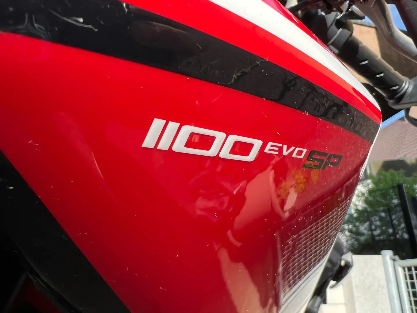Ducati Hypermotard 1100 evo SP Czerwony - 2
