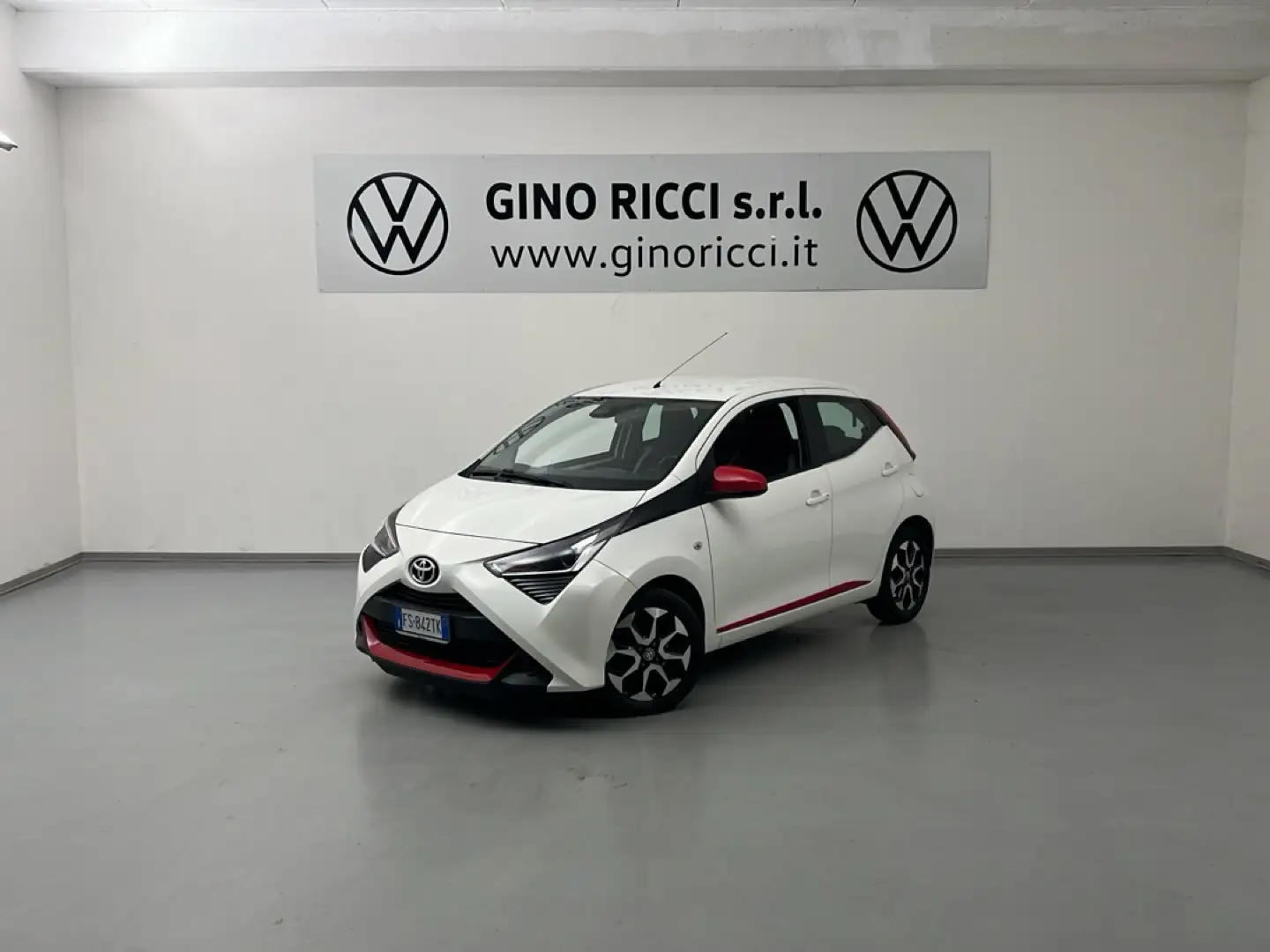 Toyota Aygo Aygo 1.0 VVT-i 72 CV 5 porte x-clusiv Bianco - 1