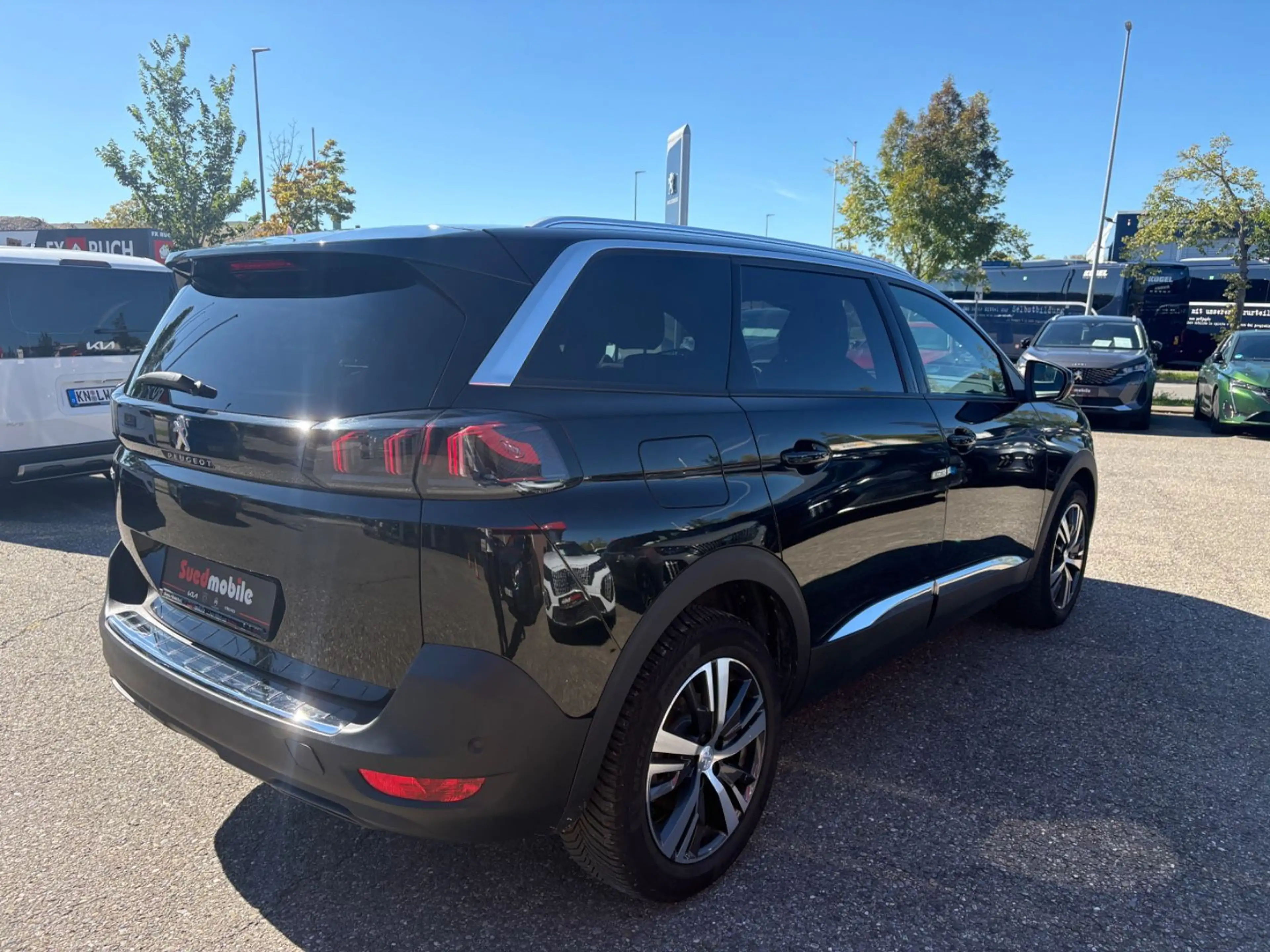 Peugeot 5008 PureTech 130 Stop & Start Allure Pack — photo 4