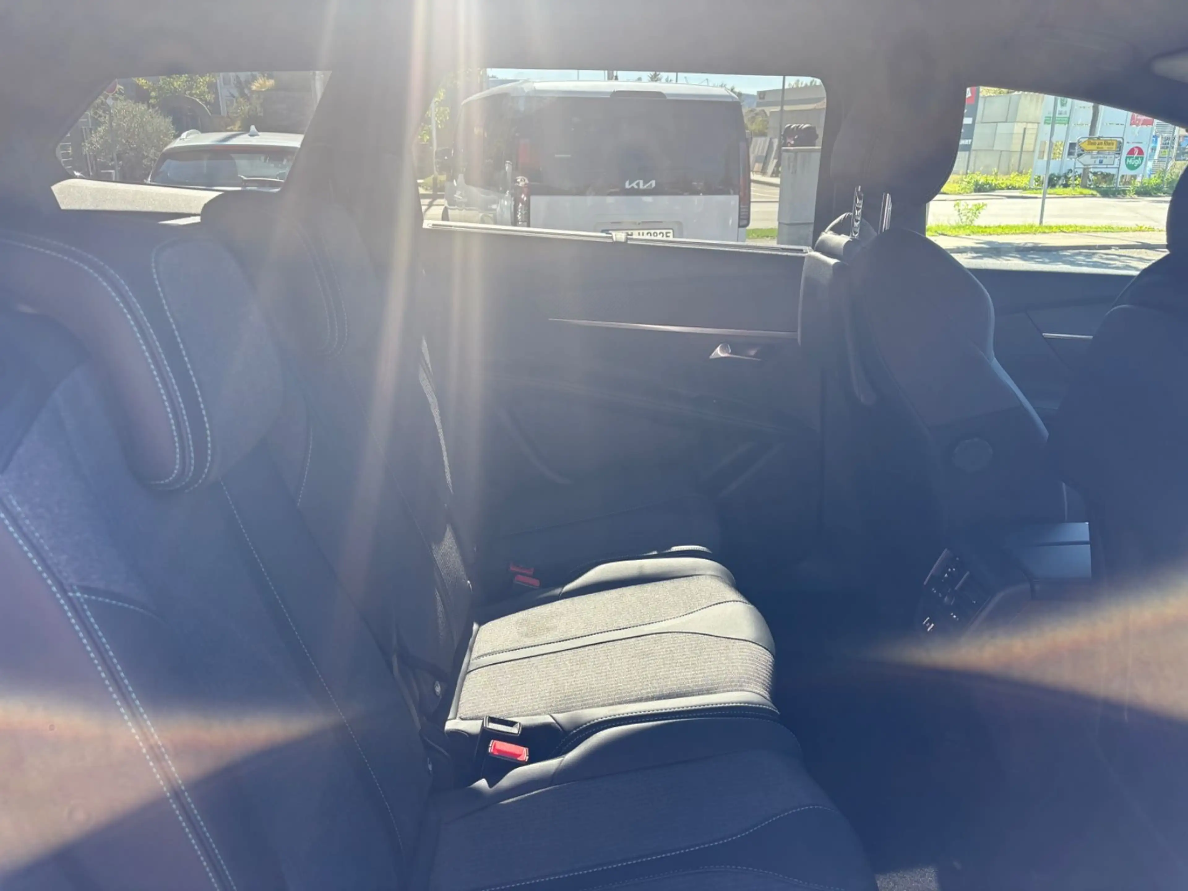 Peugeot 5008 PureTech 130 Stop & Start Allure Pack — photo 8