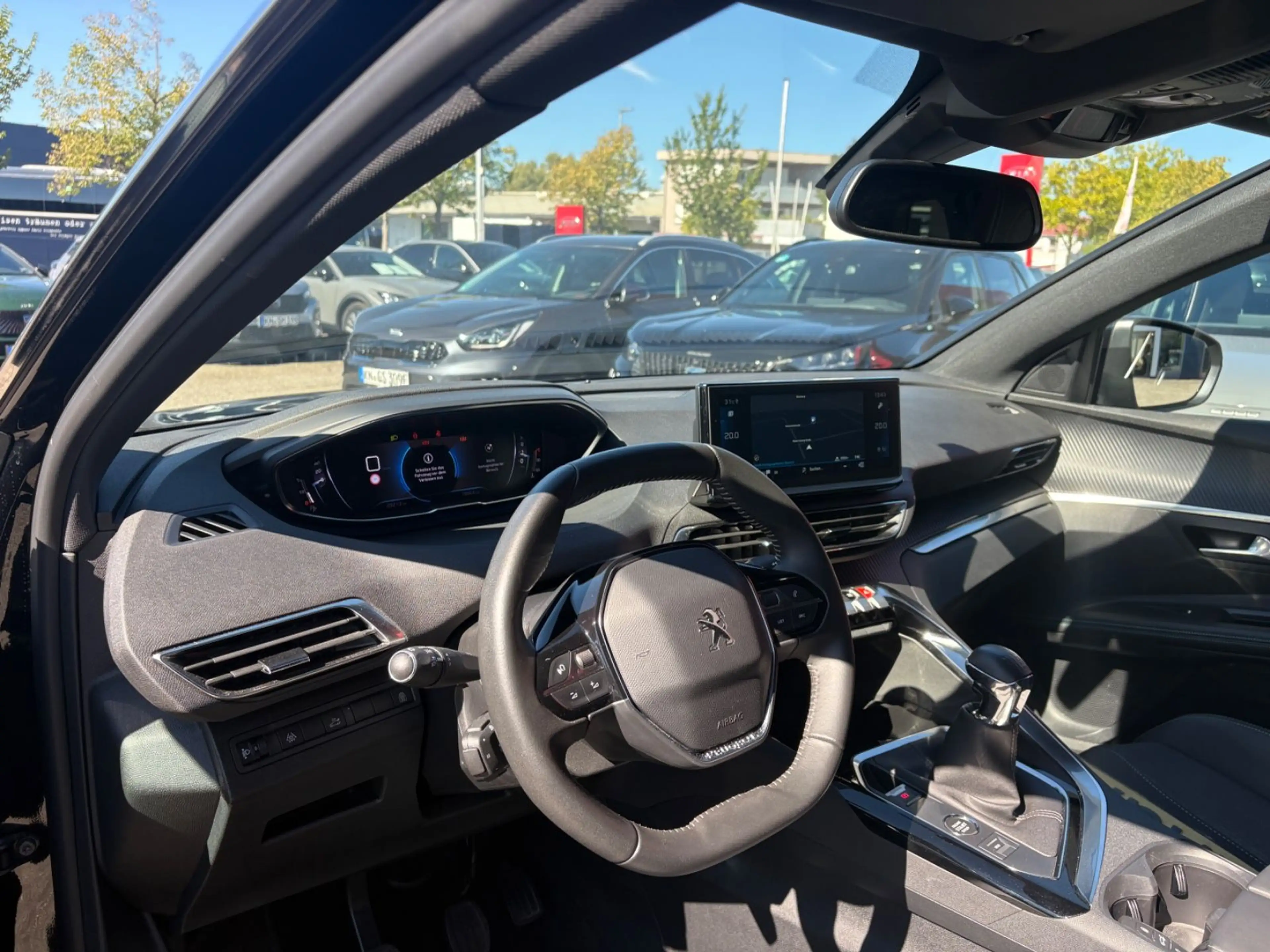 Peugeot 5008 PureTech 130 Stop & Start Allure Pack — photo 11
