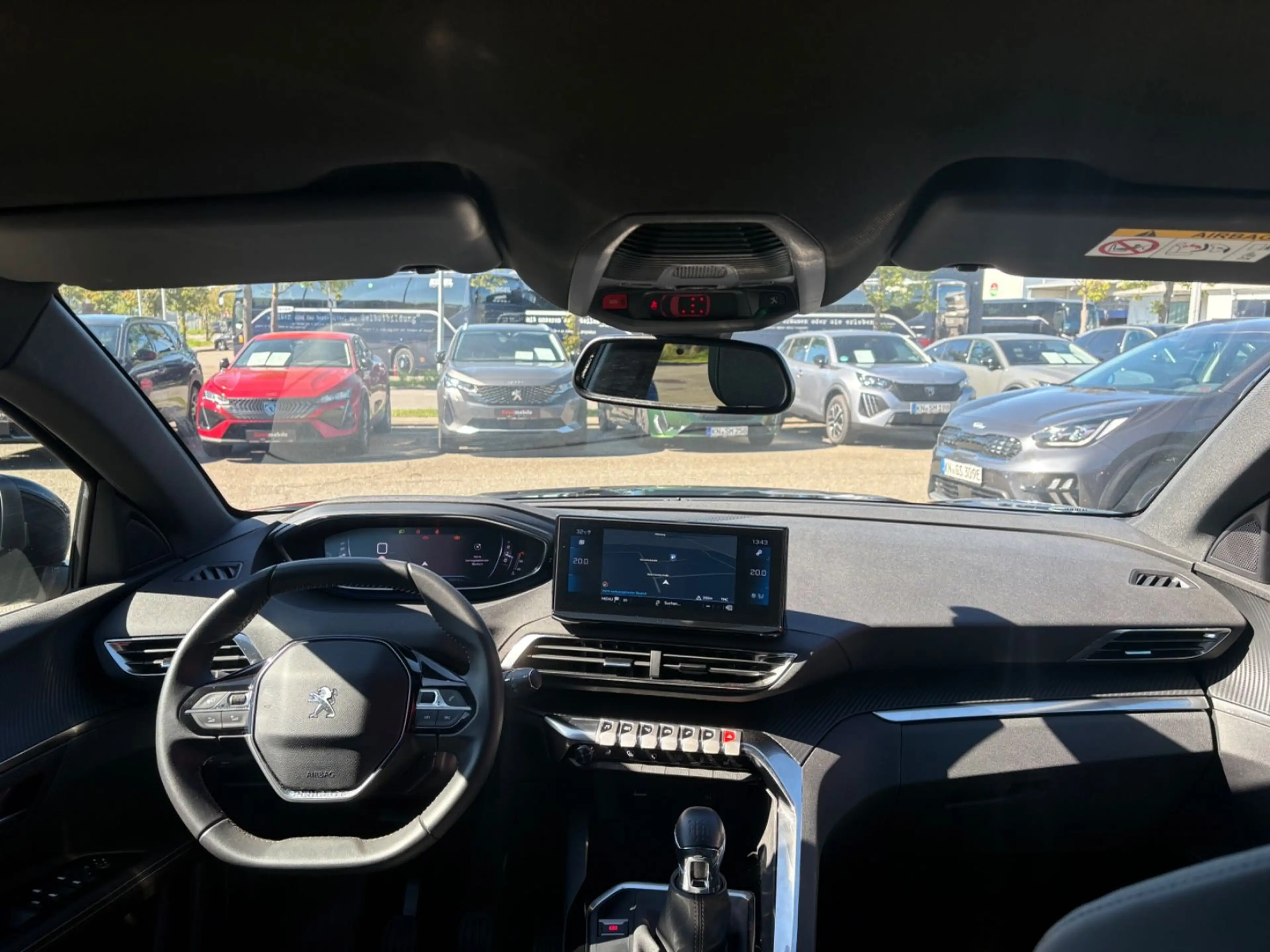 Peugeot 5008 PureTech 130 Stop & Start Allure Pack — photo 9