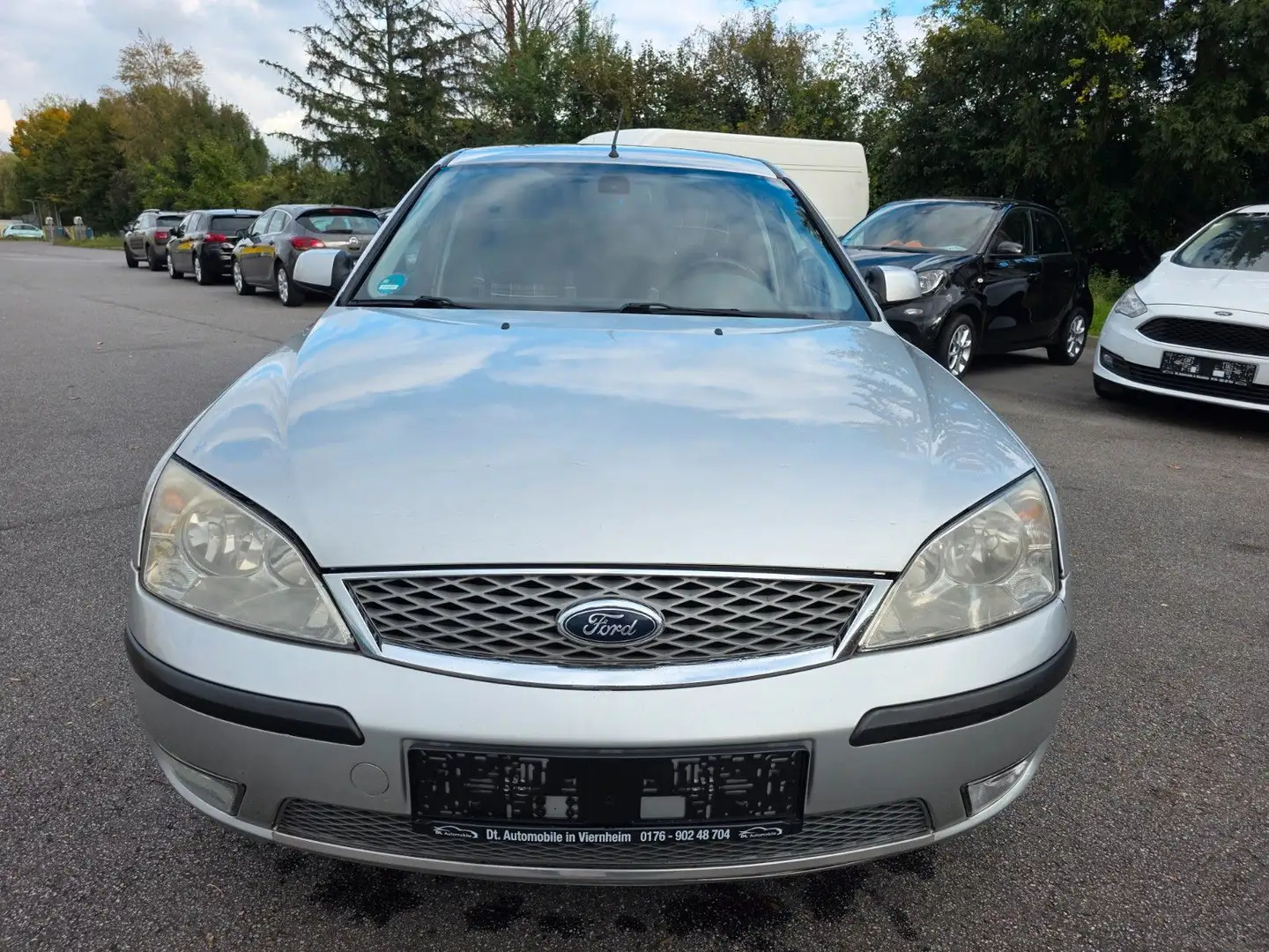 Ford Mondeo 2.0 Ghia Autom./Tüv-Neu/Klima/Navi Silber - 2