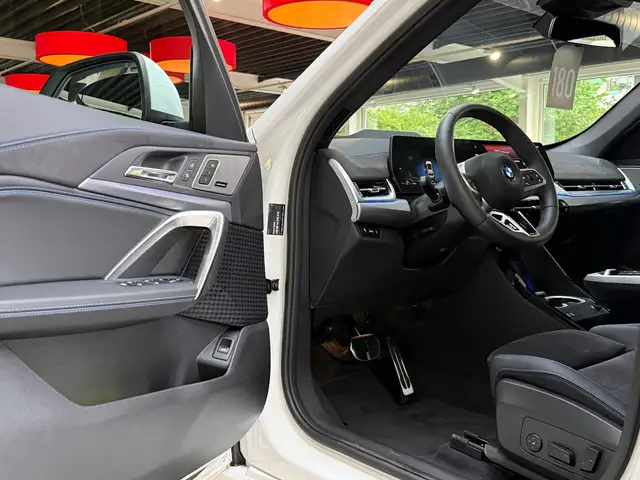 BMW X1 view 10