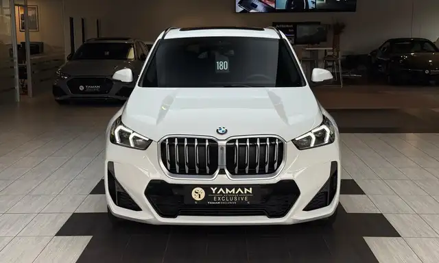 BMW X1 view 3